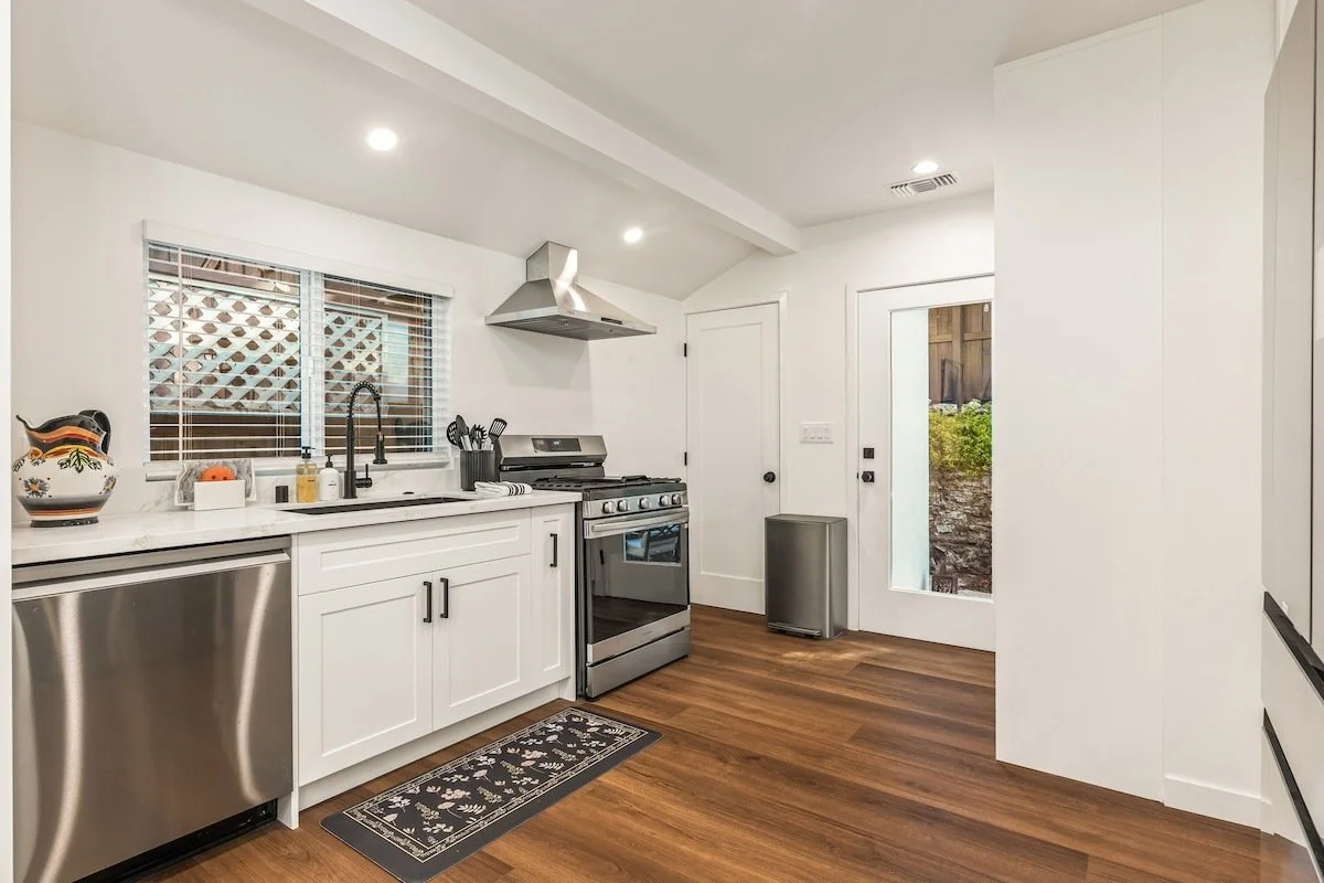 PL-6010-hollywood-hills-laurel-canyon-cottage-011.jpg