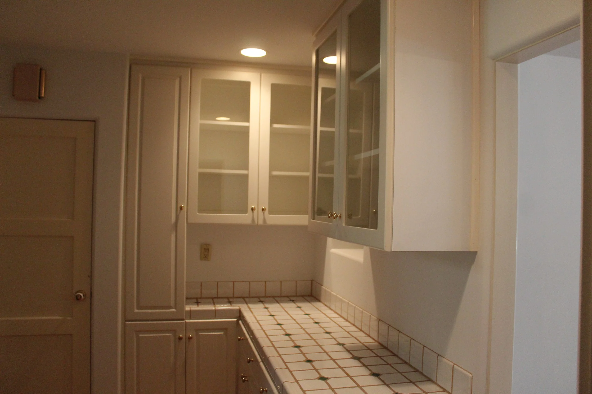 12_PL-4106_butlers-pantry.jpg