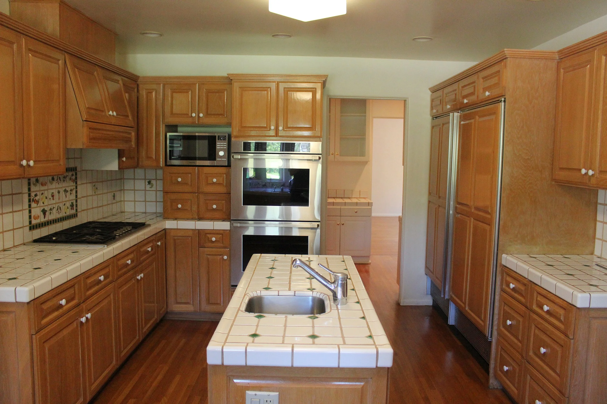 10_PL-4106_main-kitchen.jpg