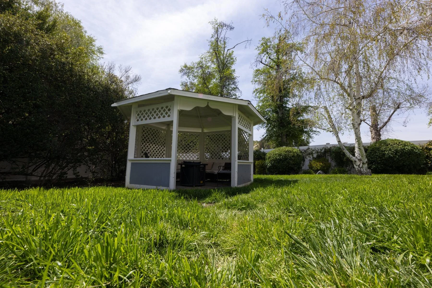 046-sand-canyon-garden-gazebo.jpg