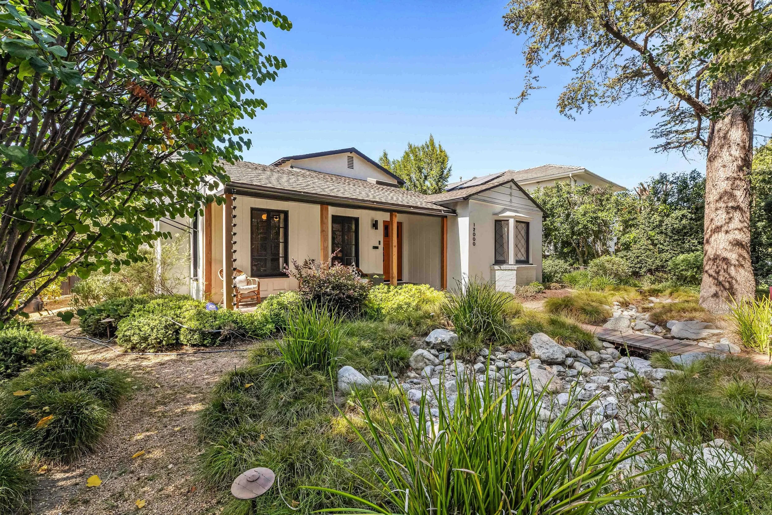 PL-3901-valley-village-classic-pool-house-007.jpg