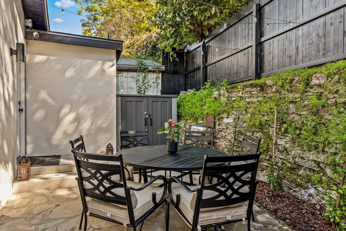 PL-6010-hollywood-hills-laurel-canyon-cottage-017.jpg