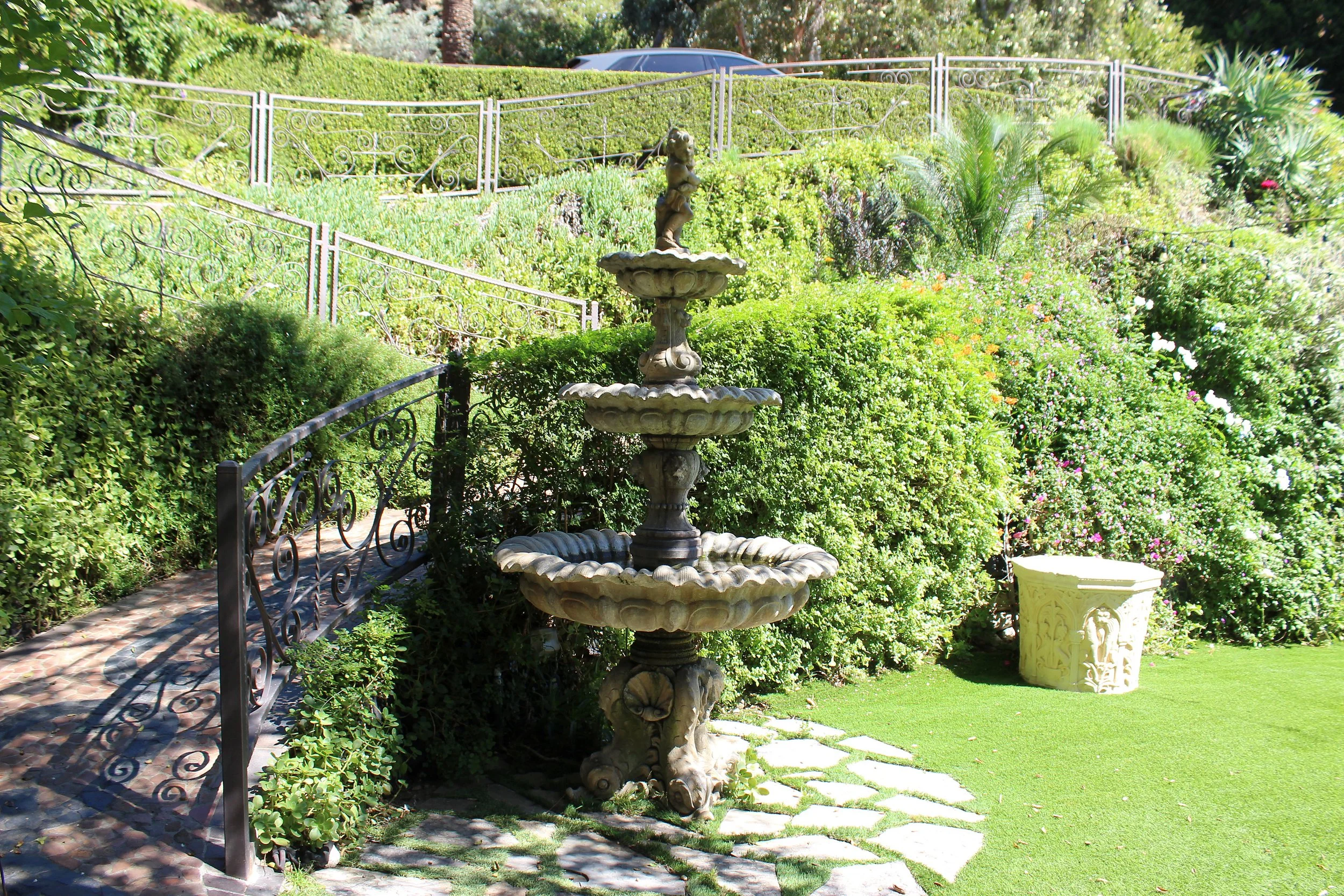 23_PL-3802_garden-fountain.jpg