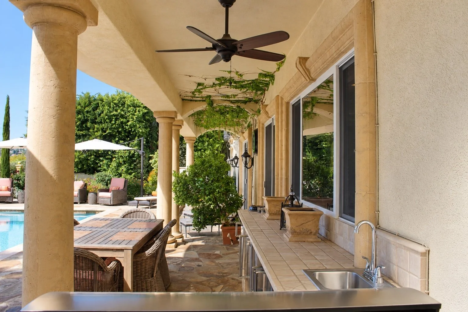 42-covered-patio.jpg