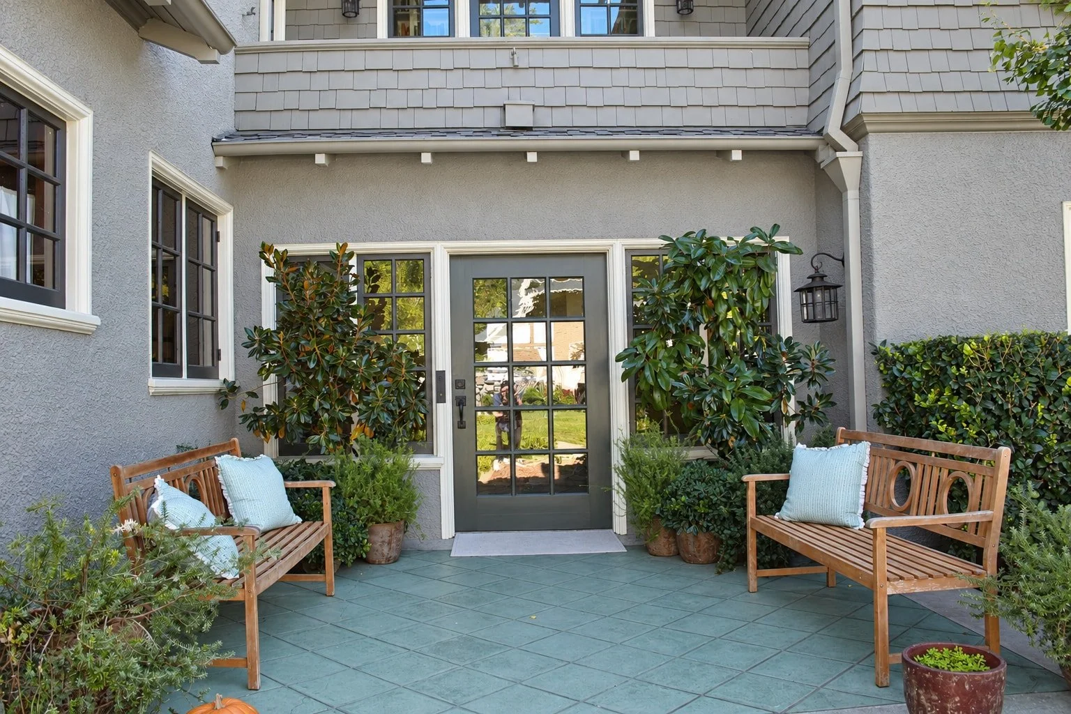 47_PL-4107_entrance-courtyard.jpg