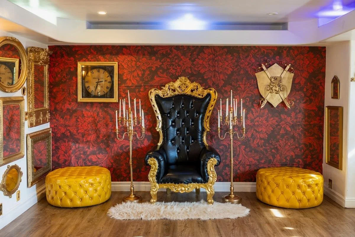 008-castle-ivar-living-room-throne.jpg