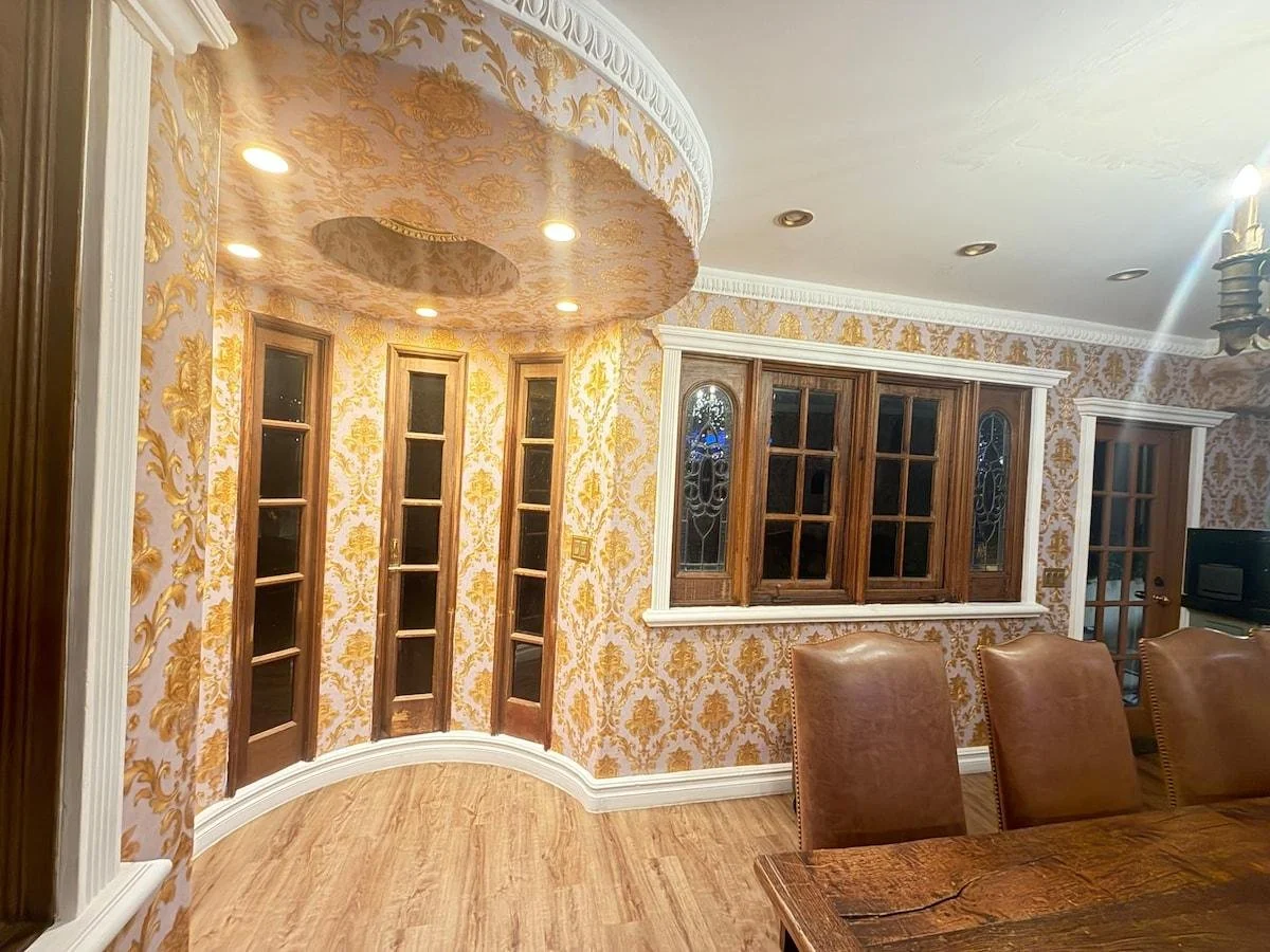 013-castle-ivar-dining-room-window-detail.jpg