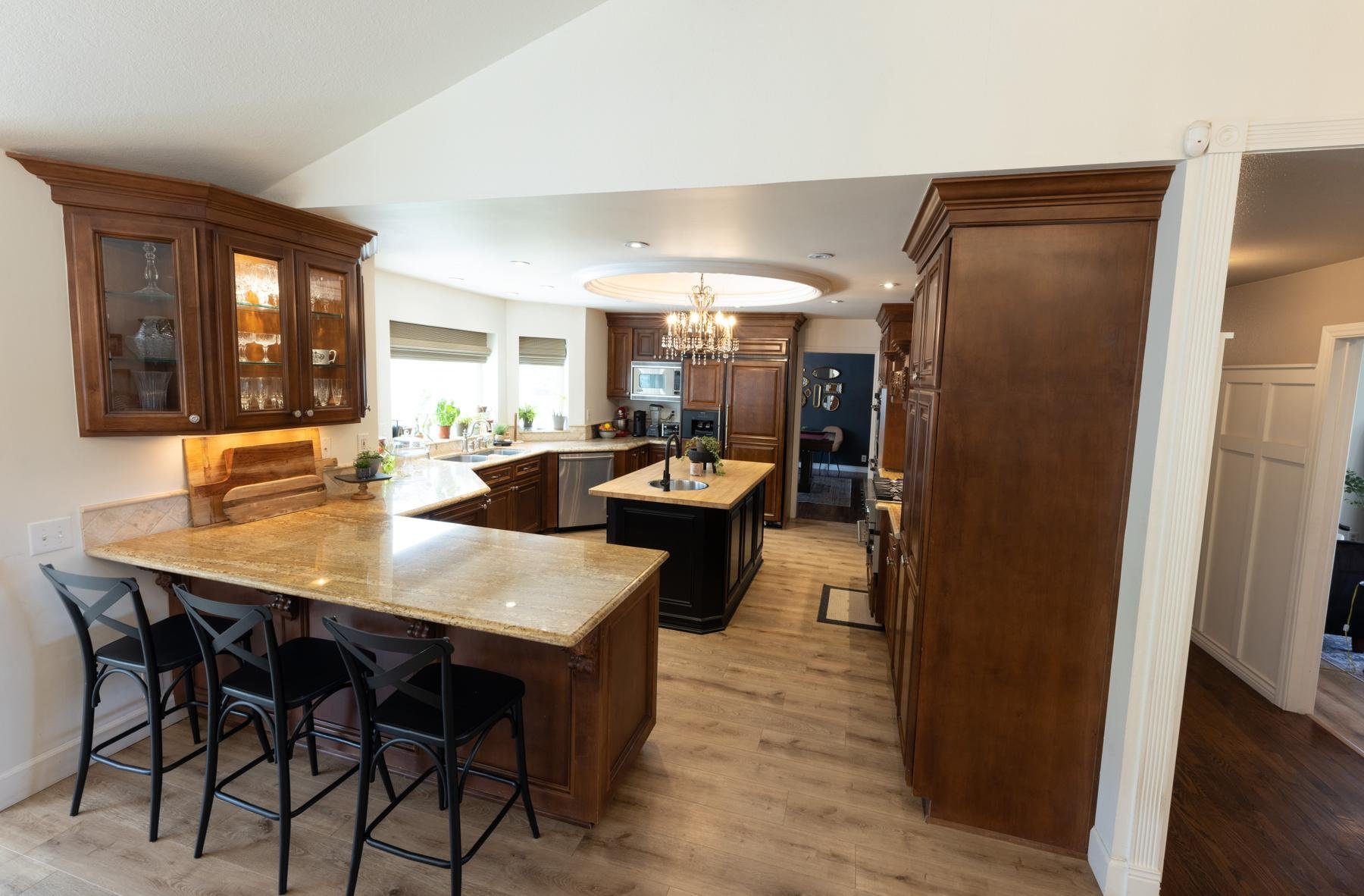 025-sand-canyon-kitchen-wide.jpg