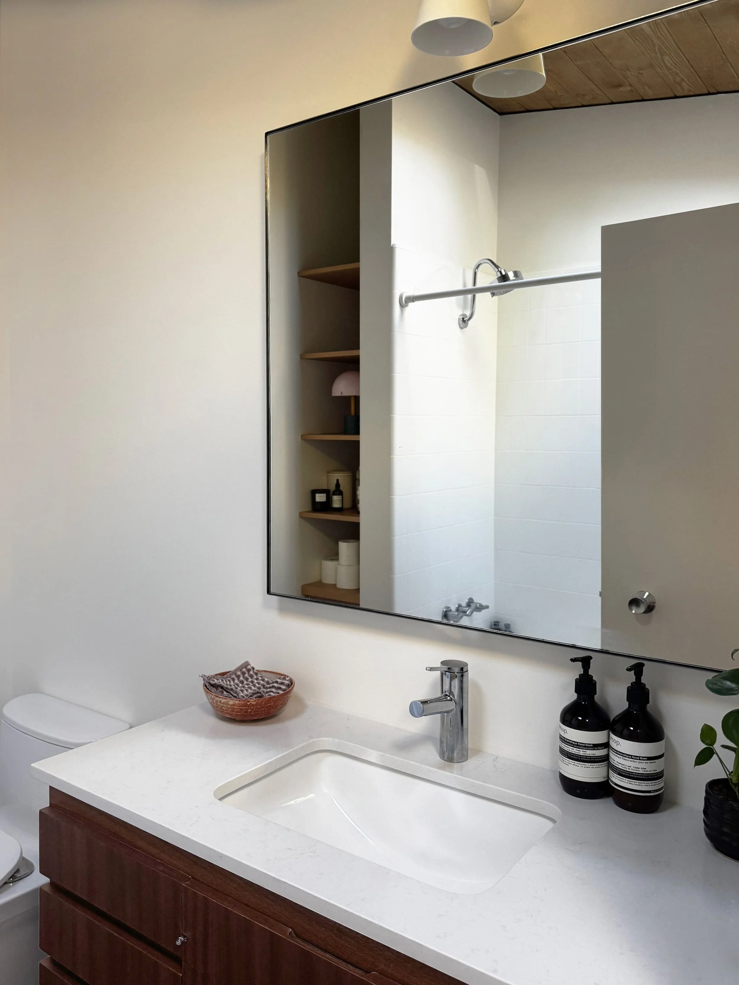 23_full_bathroom_2_image_1.jpg
