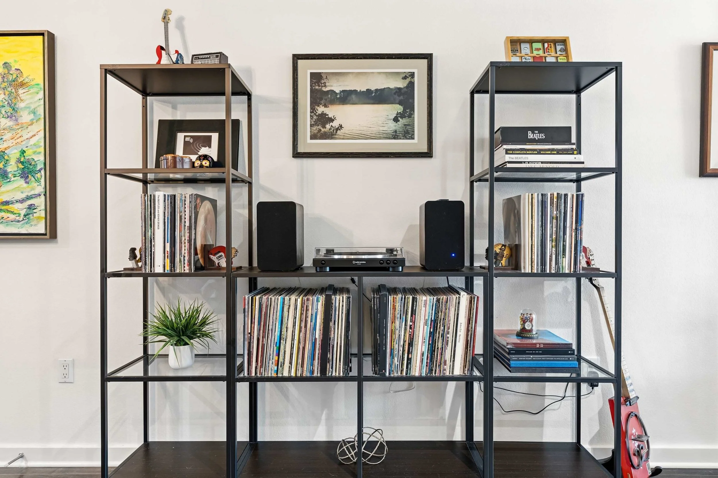 PL-4401-playa-vista-contemporary-condominium-032.jpg