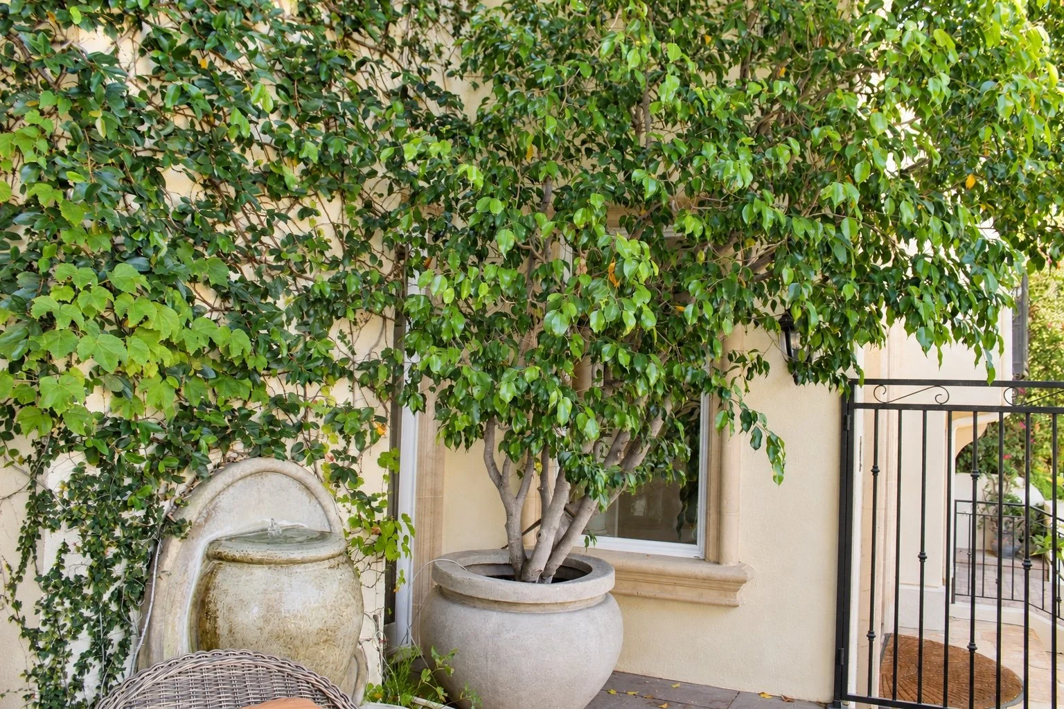 47-courtyard-fountain-detail.jpg