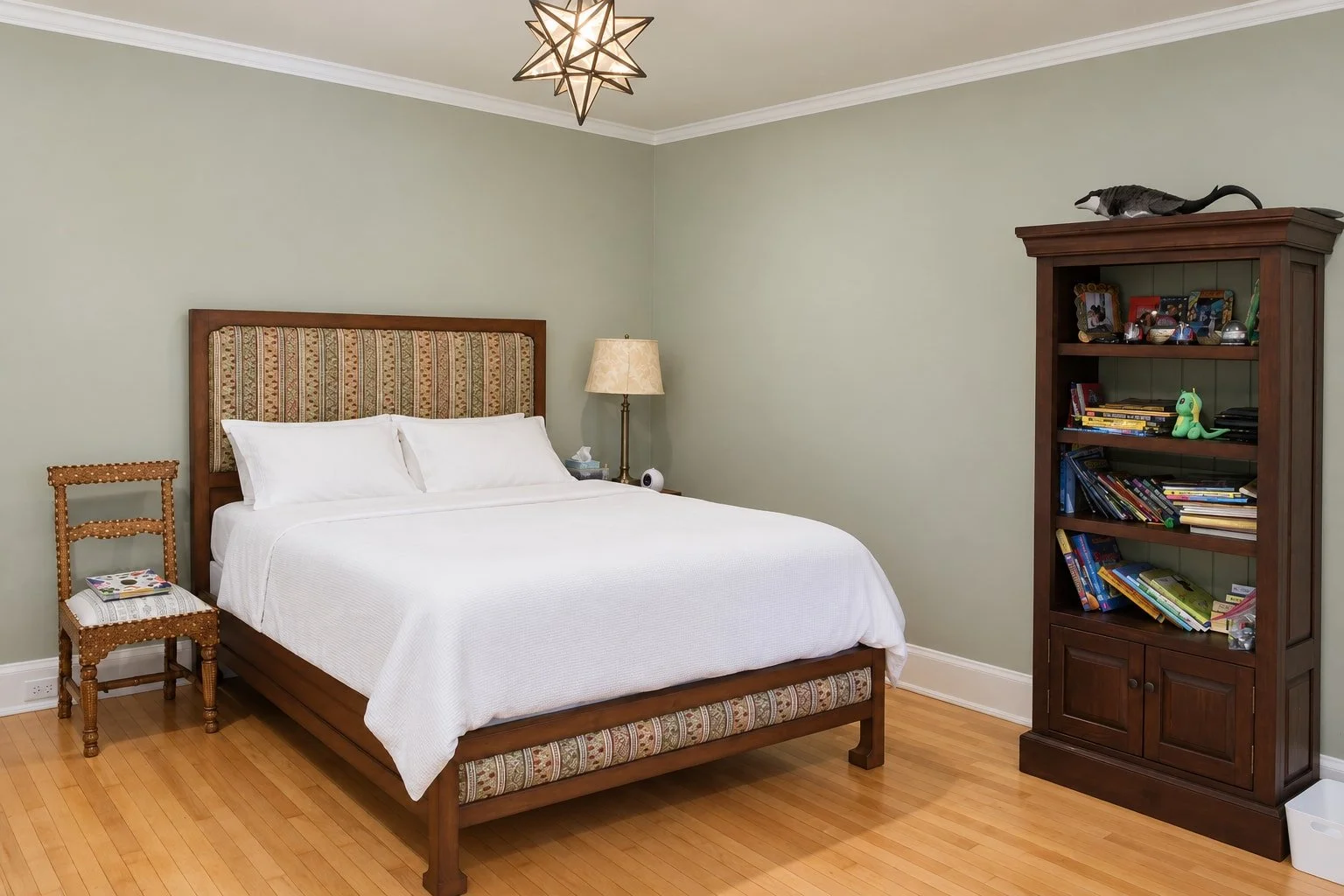 13_PL-4107_guest-bedroom.jpg