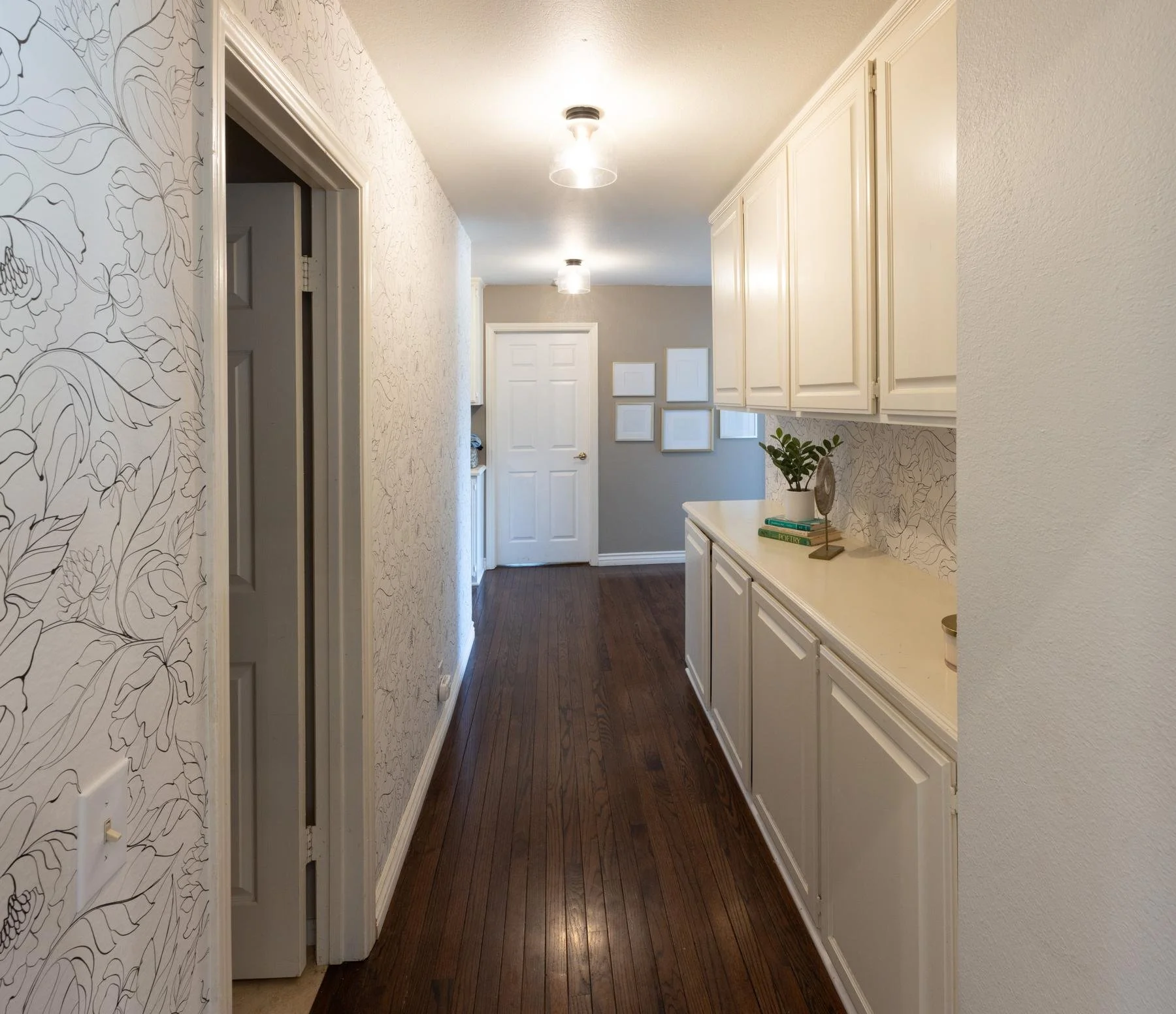 032-sand-canyon-utility-hallway.jpg