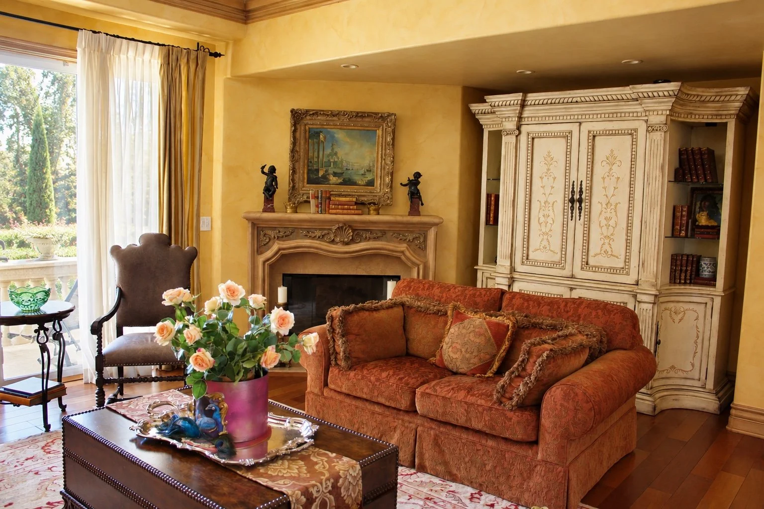 10-family-room-fireplace.jpg