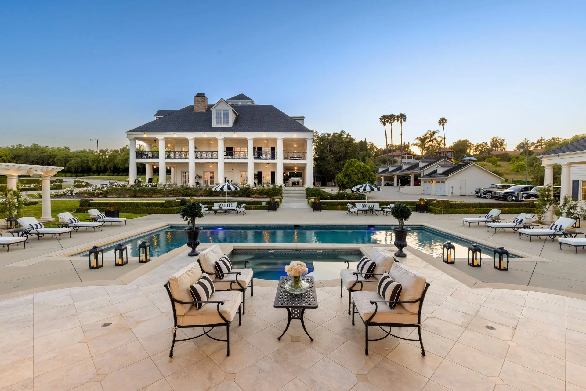 05-pool-terrace-and-mansion.jpg