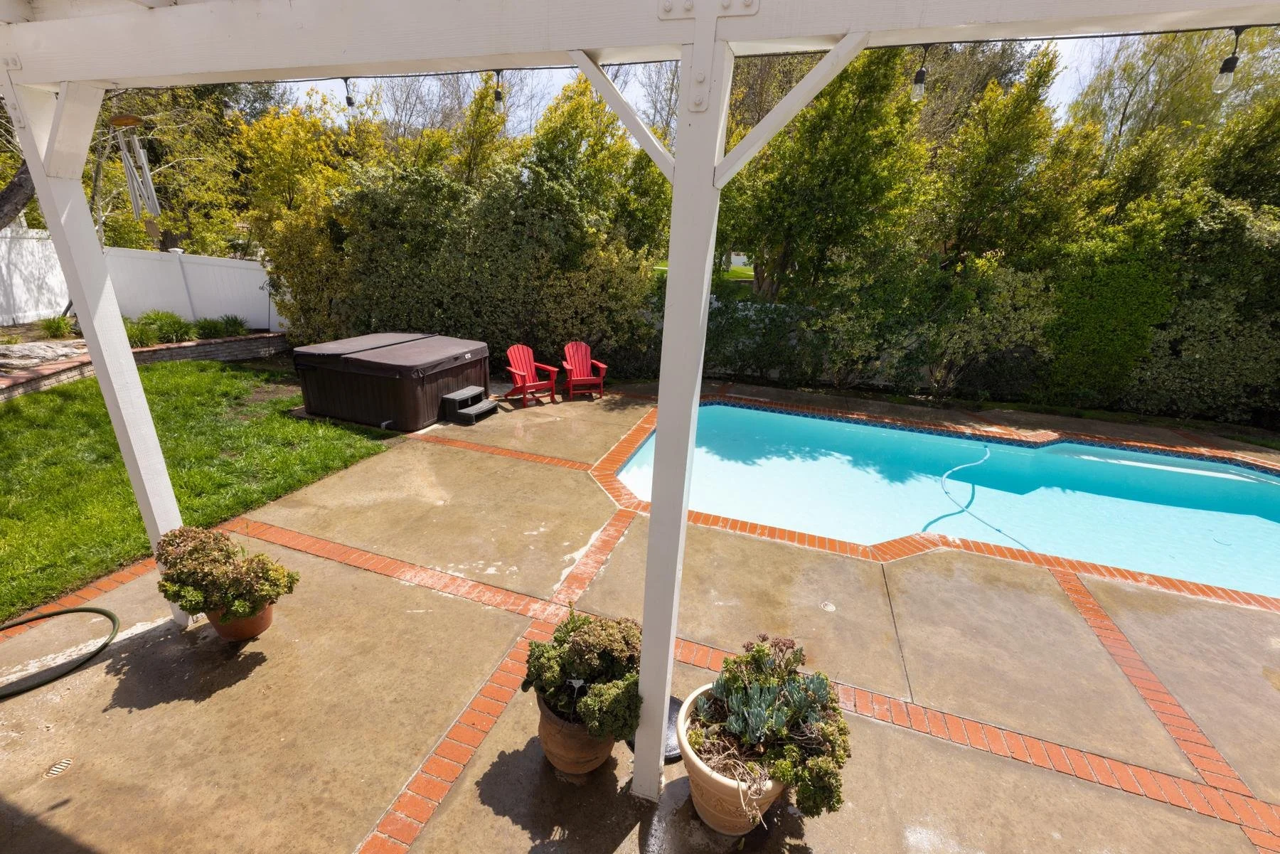 044-sand-canyon-pool-and-patio.jpg
