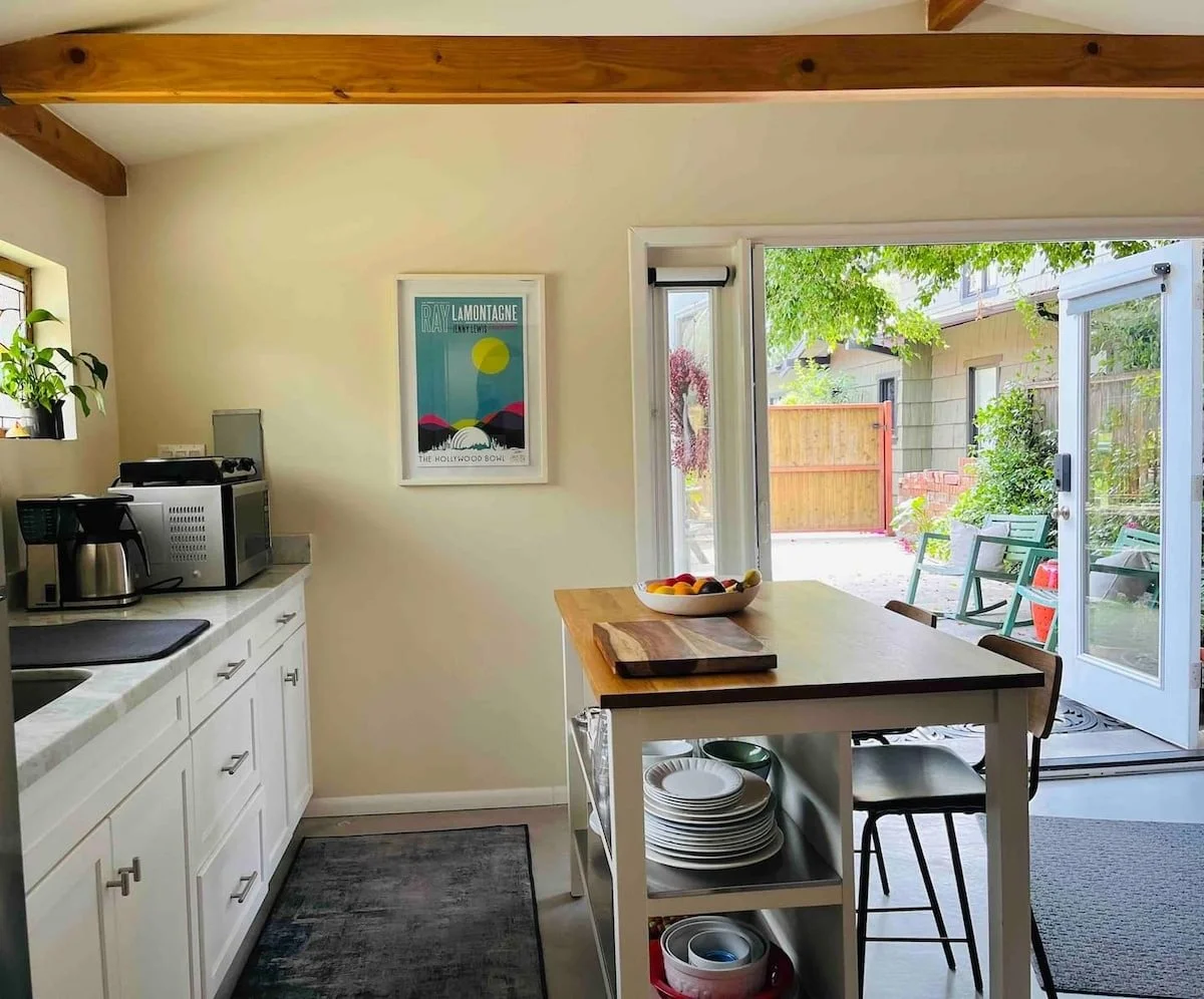 PL-7003-larchmont-village-craftsman-guest-suite-006.jpg