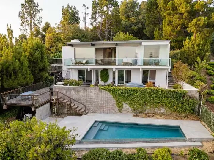 Sherman Oaks - Mid-Century Retreat | Sherman Oaks | 91423 | Mid-Century Modern | Modern | House | Pool | Hot Tub | Spa | City View | Valley View | Views | Gated | Guest Parking | Natural Light | Wood Floors | Walnut Floors | Parquet Floors | Marble F