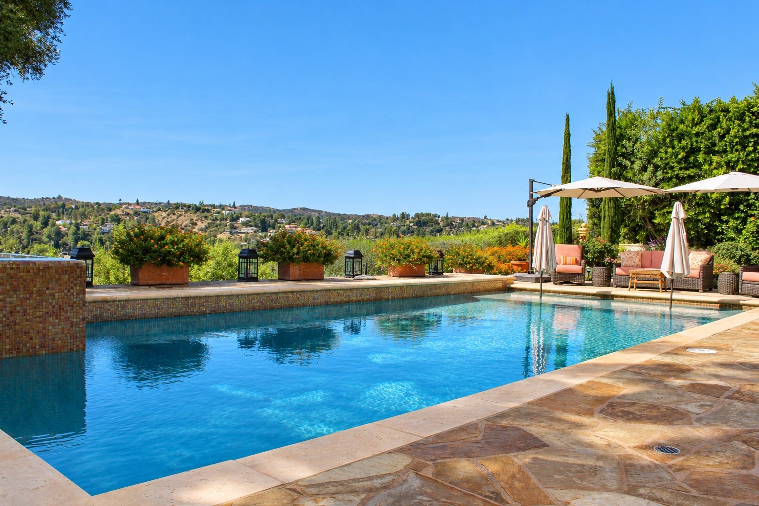 35-pool-and-valley-view.jpg