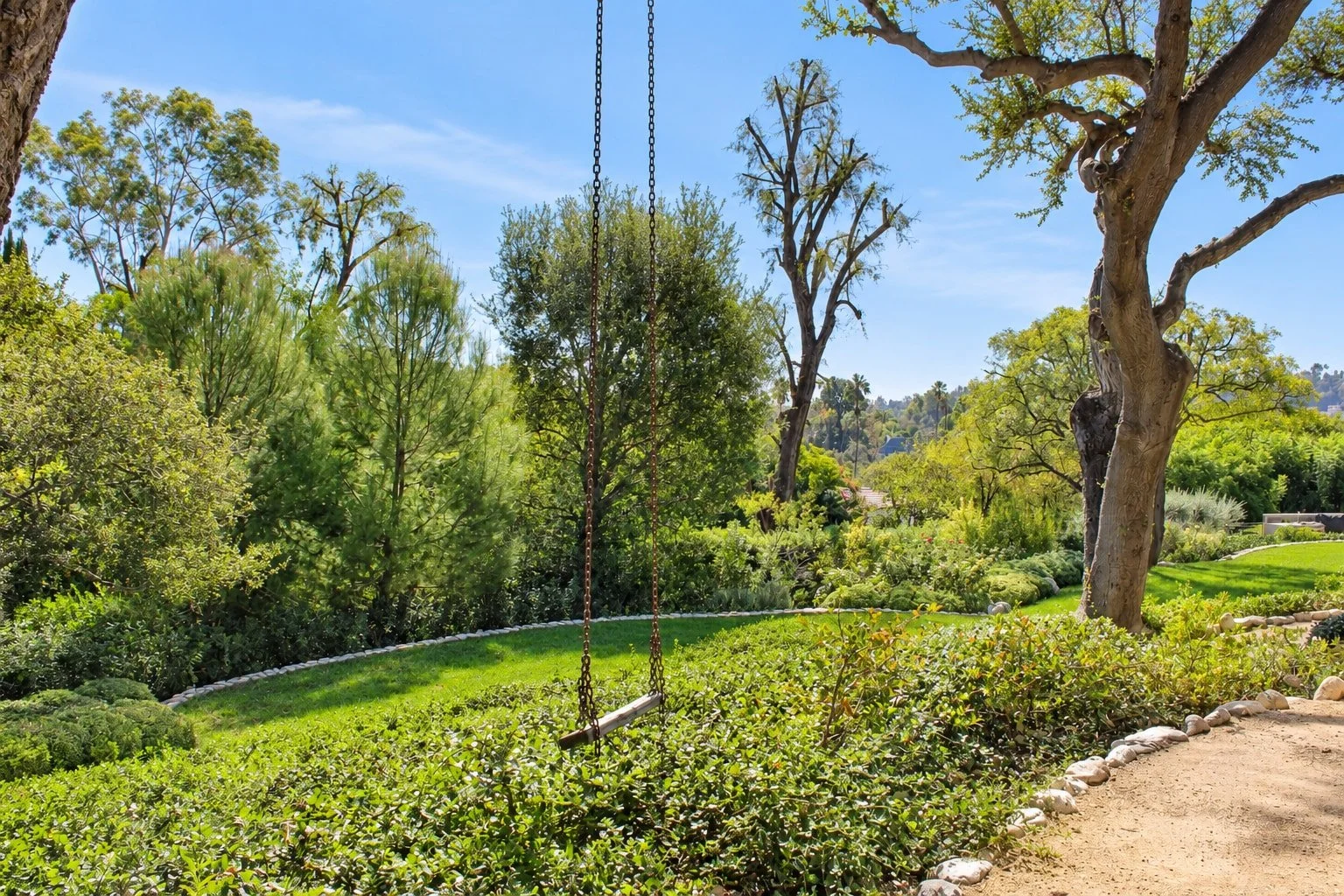 54_PL-4107_tree-swing-and-garden.jpg