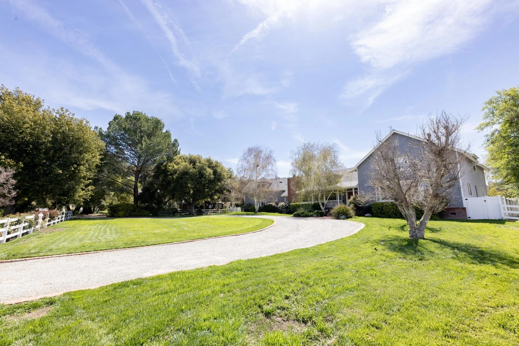 006-sand-canyon-exterior-circular-driveway.jpg