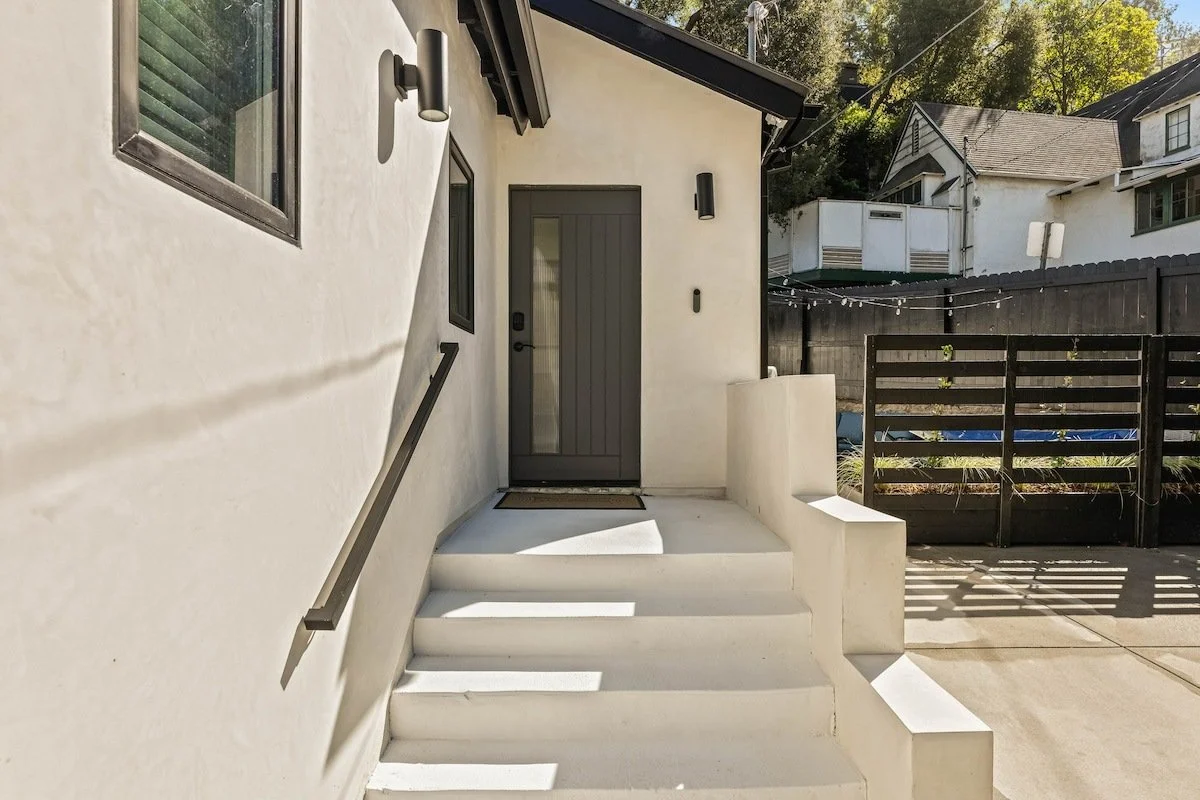 PL-6010-hollywood-hills-laurel-canyon-cottage-008.jpg