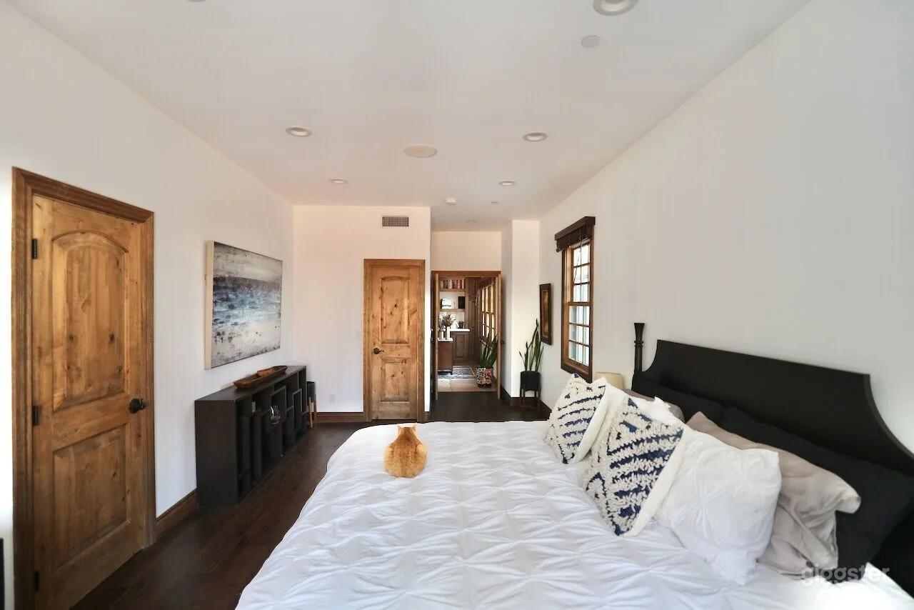 068_Toluca_Lake_Spanish_Revival.jpg