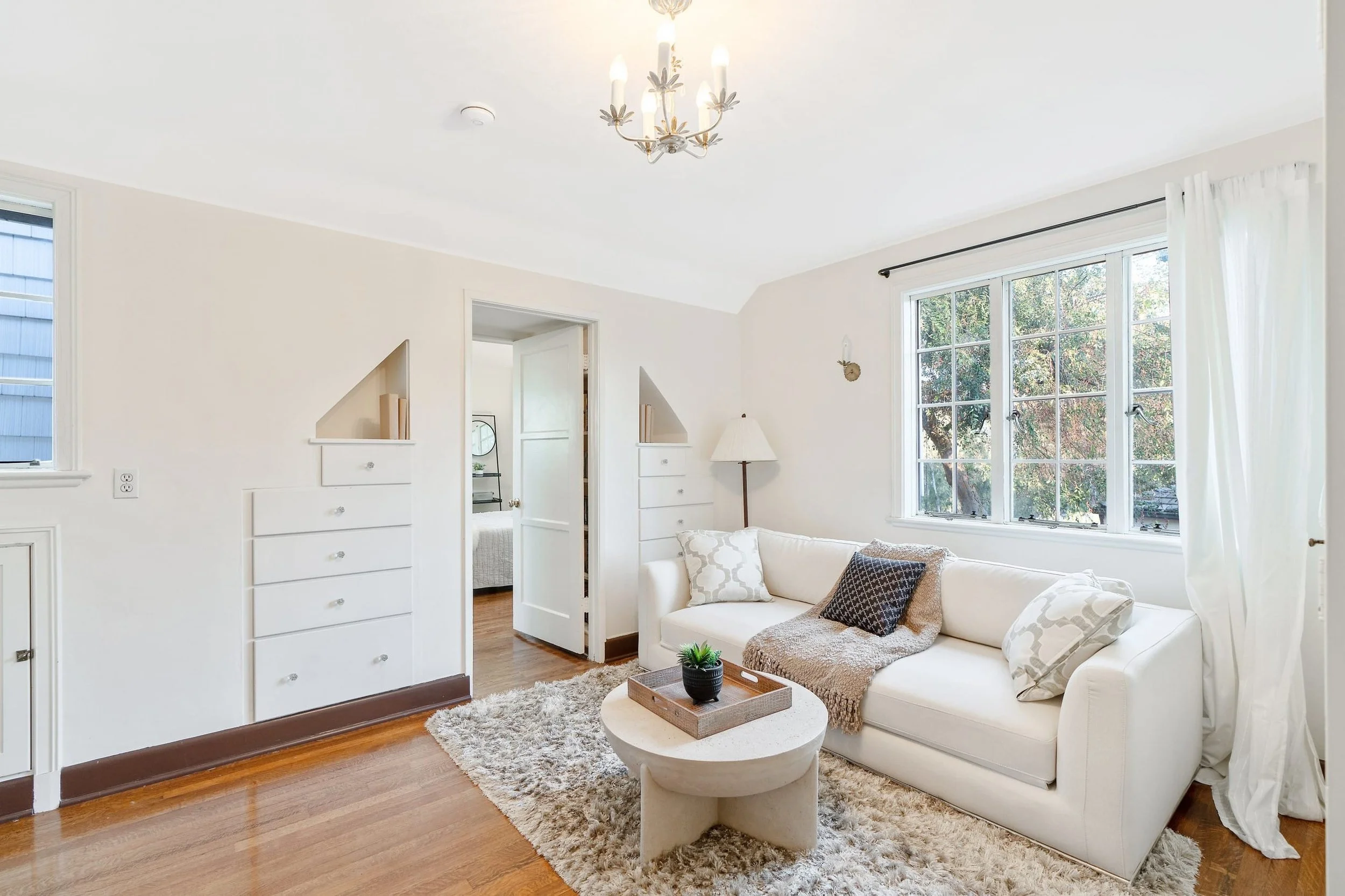 PL4102-021-guest-suite-sitting-room.jpg