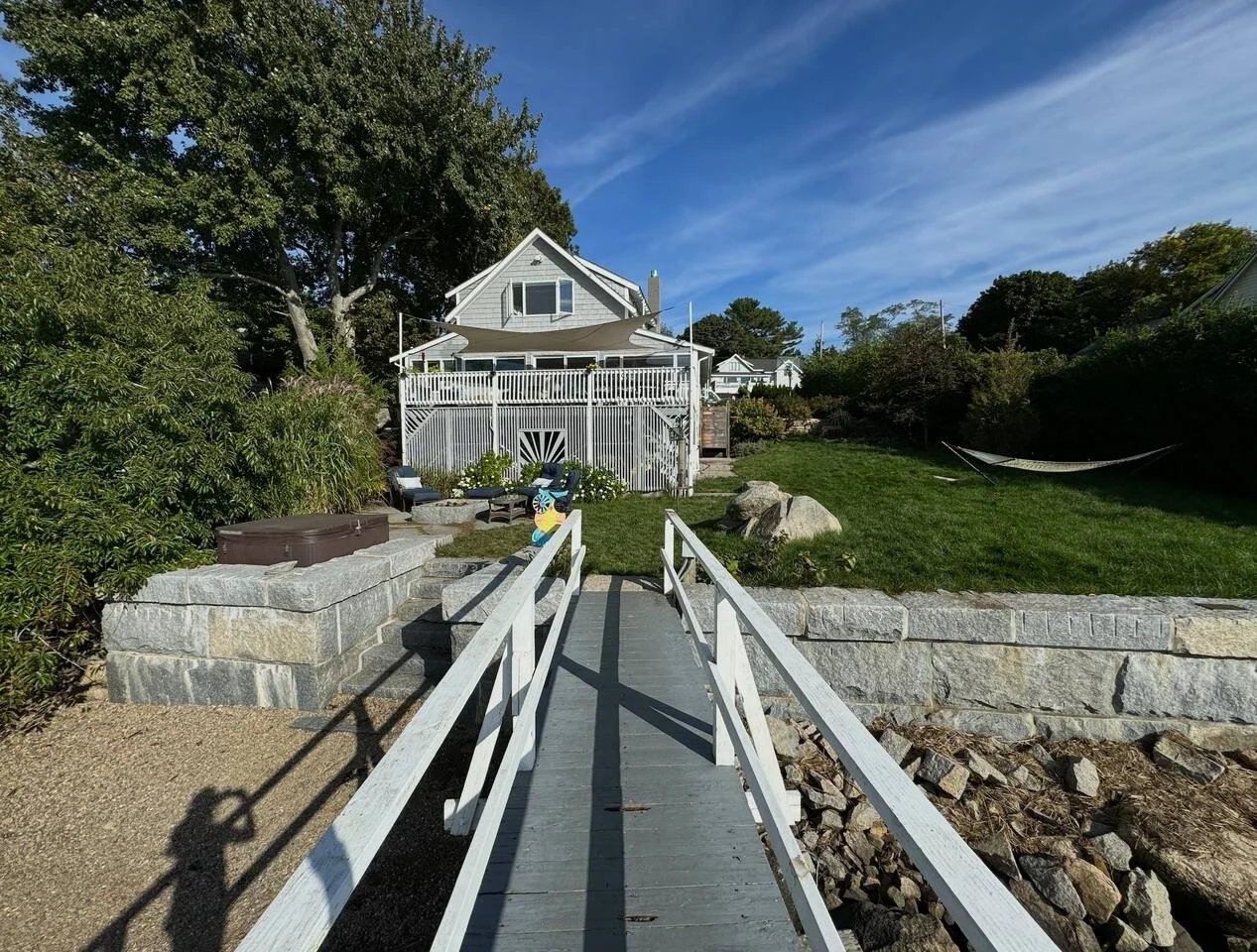 PL-8901-gloucester-waterfront-dock-house-047.jpg