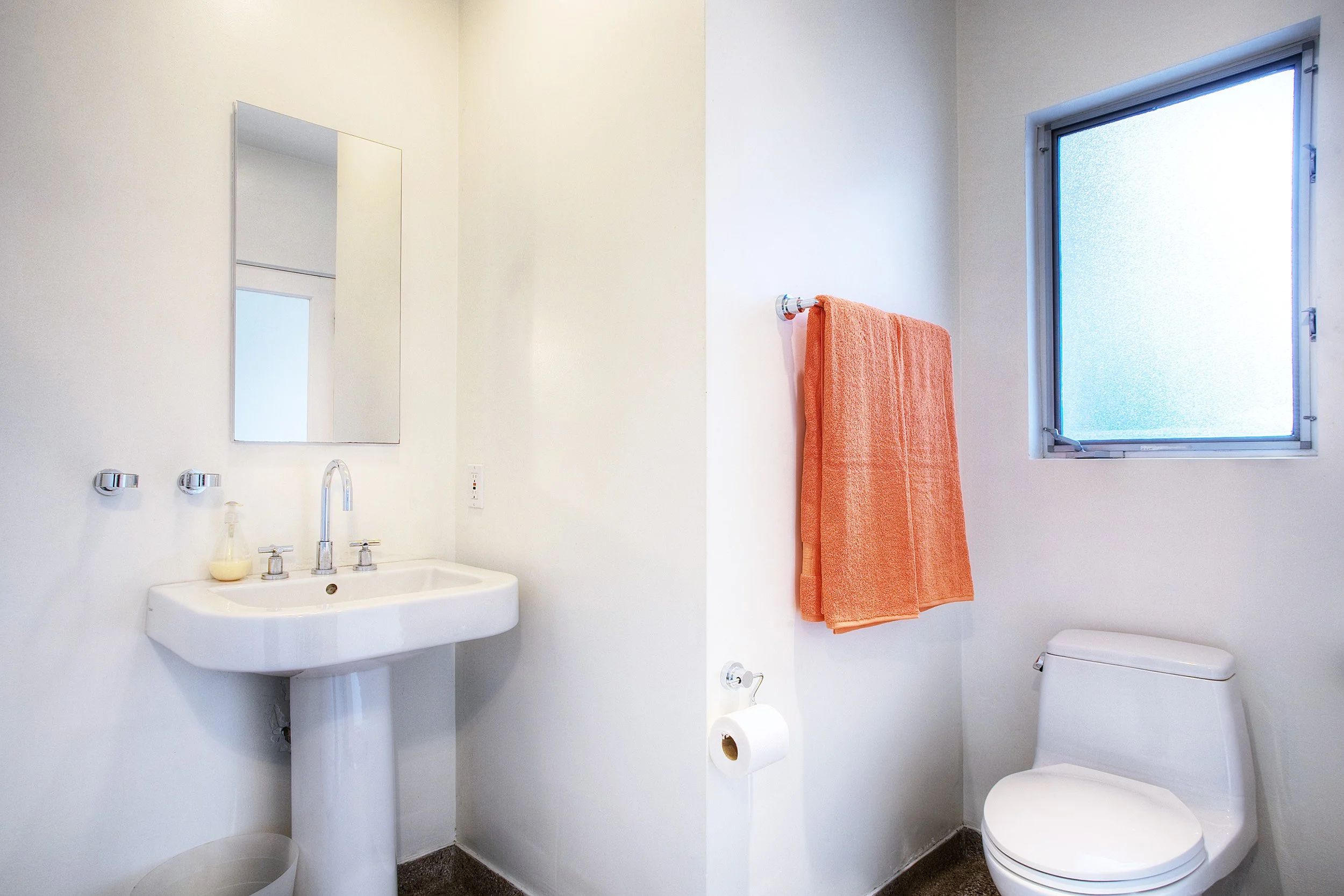 033-Simon-House-Bathroom-06.jpg