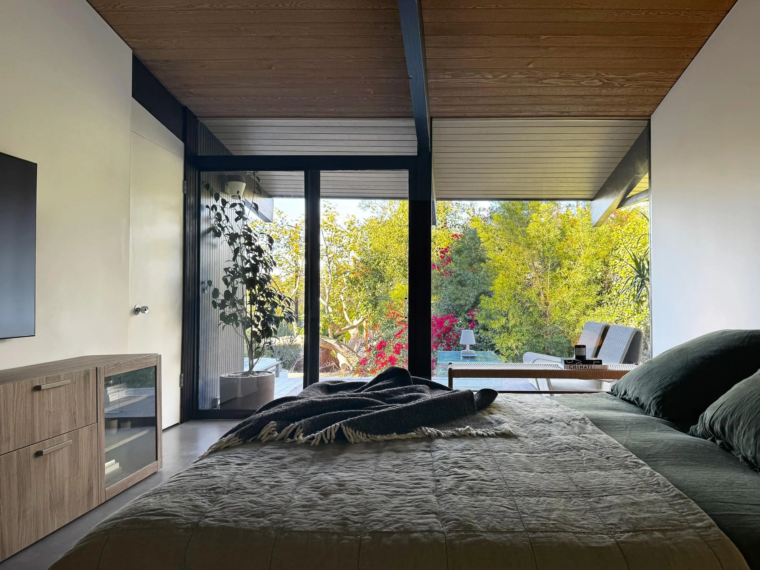 12_california_king_bed.jpg