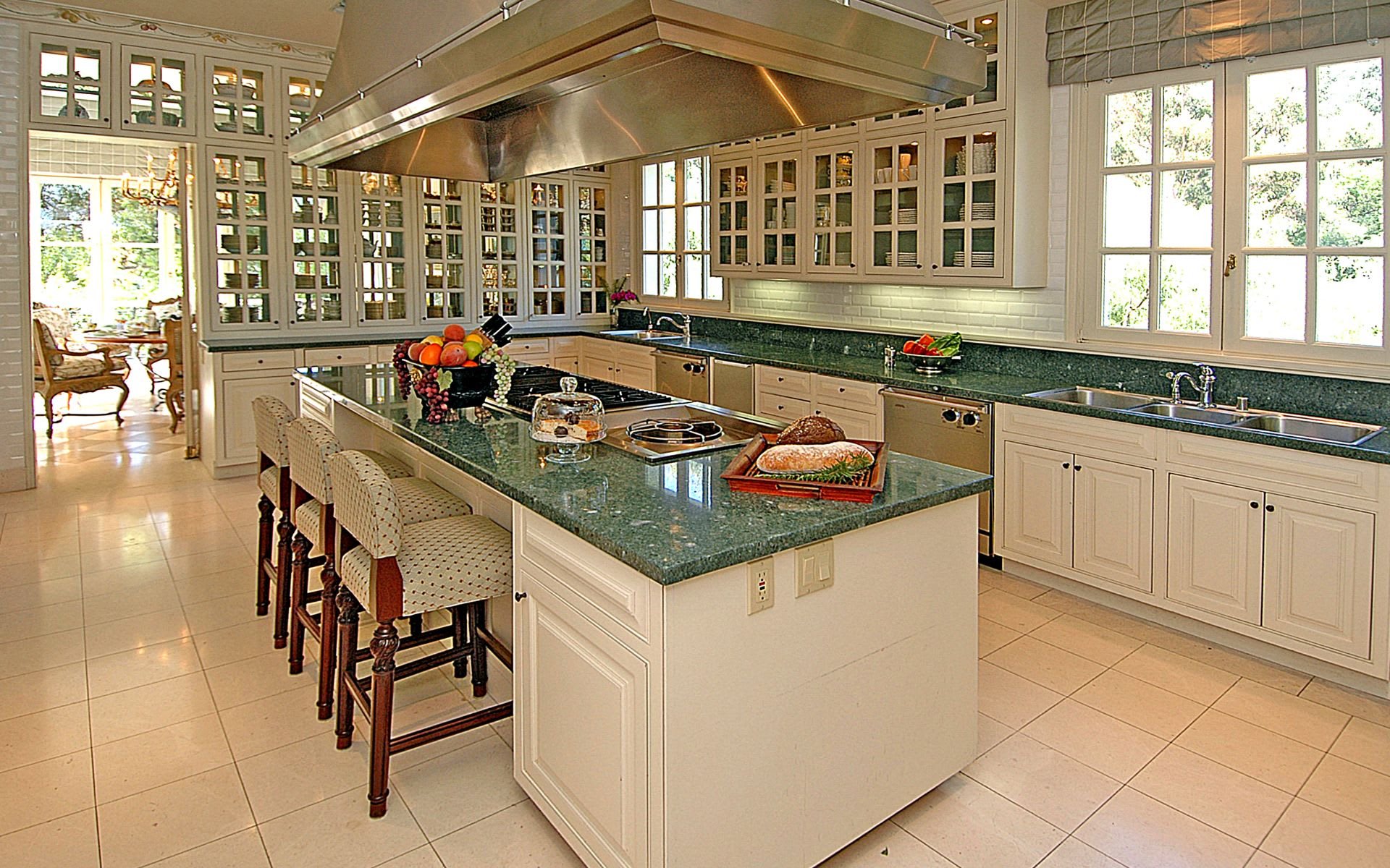 10_Kitchen.jpg