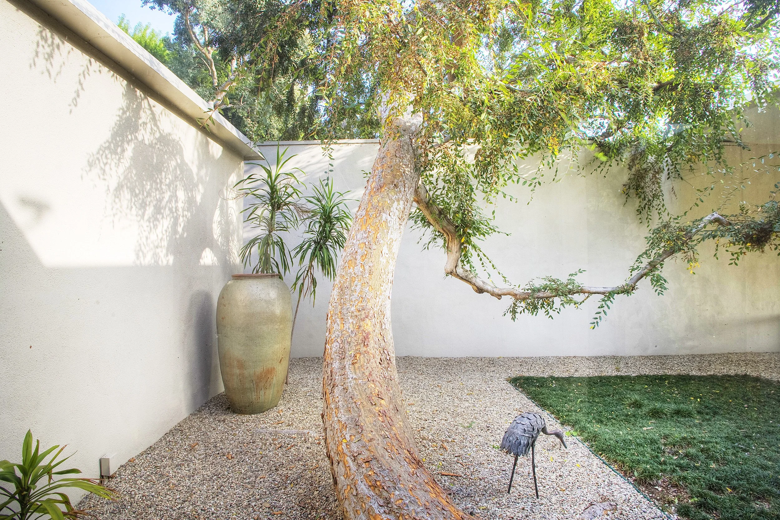 020-Simon-House-Courtyard-03.jpg