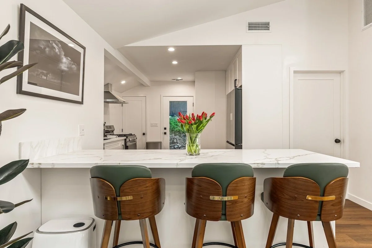 PL-6010-hollywood-hills-laurel-canyon-cottage-014.jpg