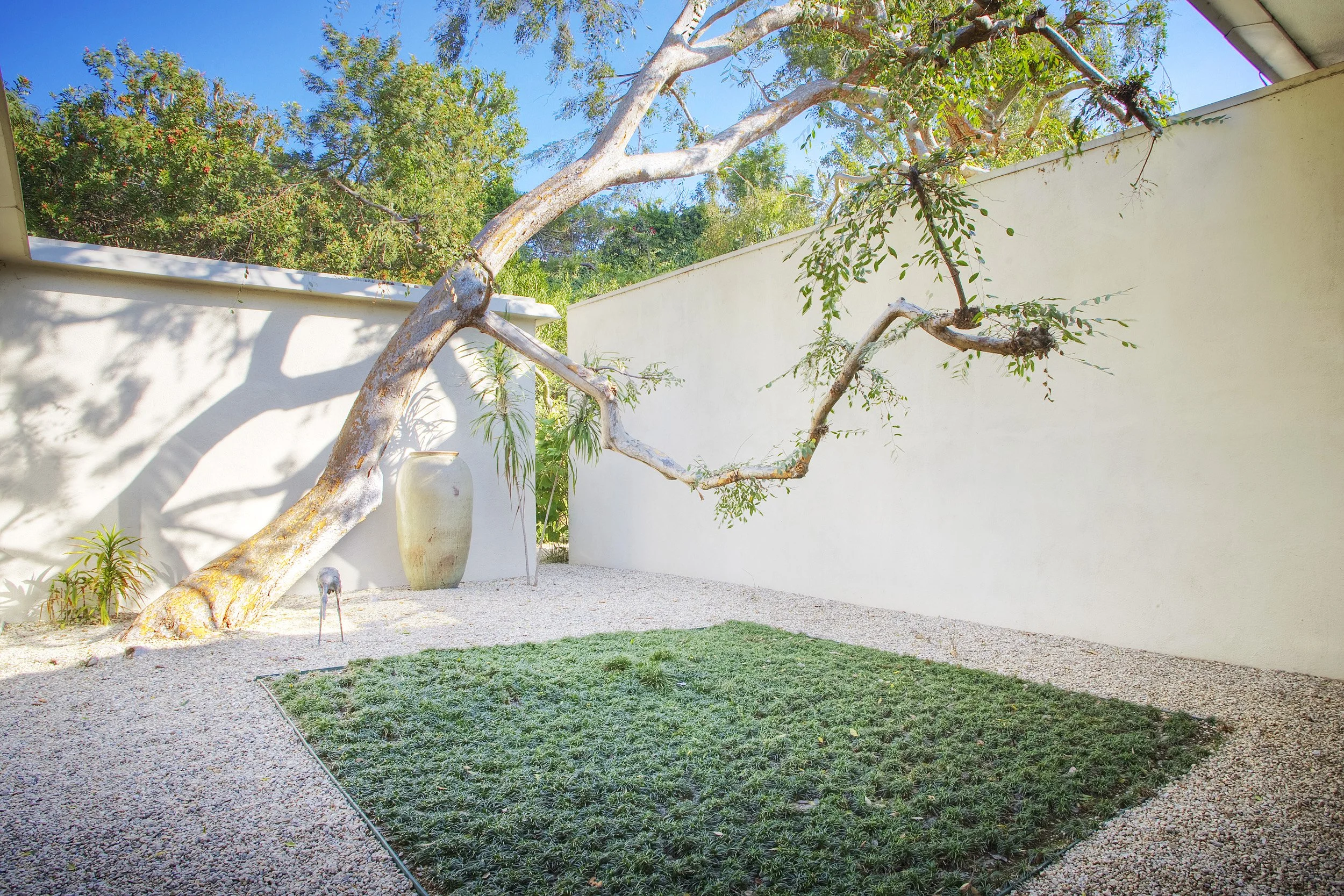 021-Simon-House-Courtyard-04.jpg