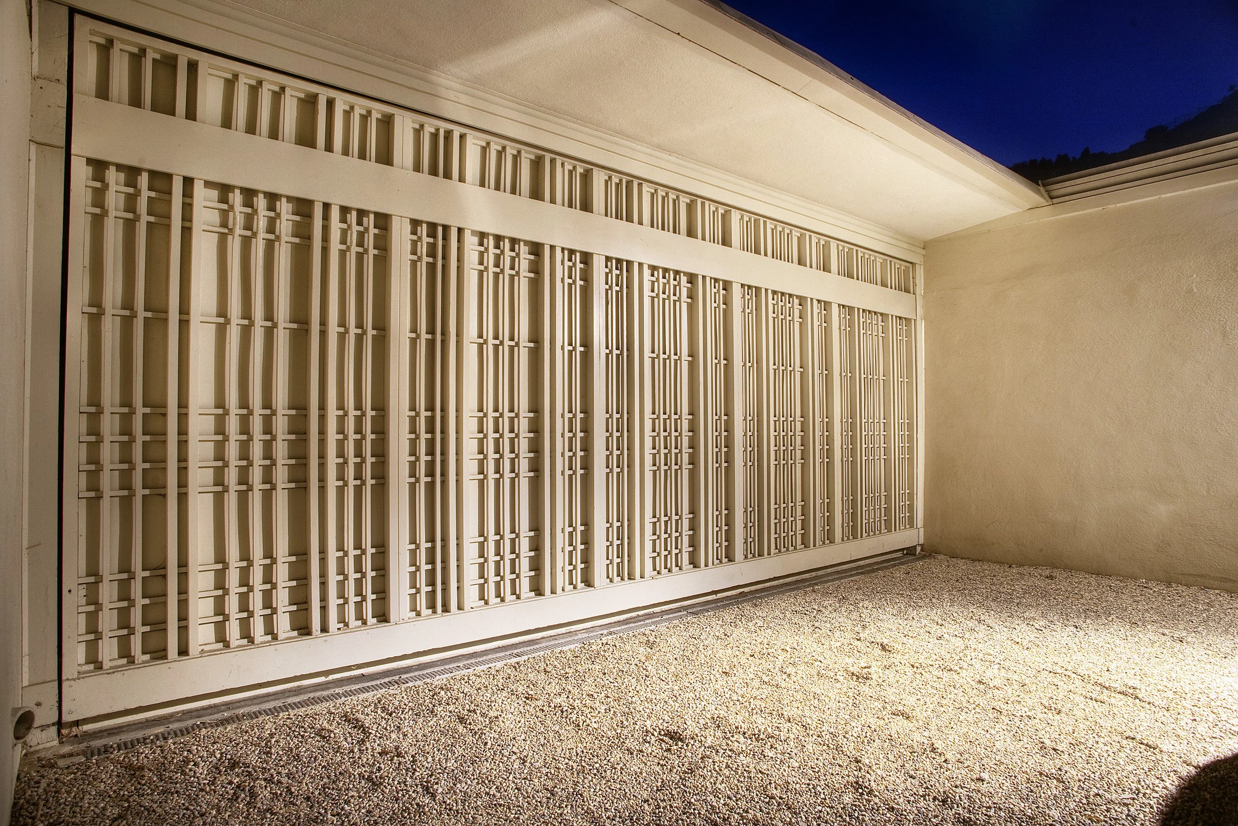 062-Simon-House-Driveway-Exterior-05.jpg