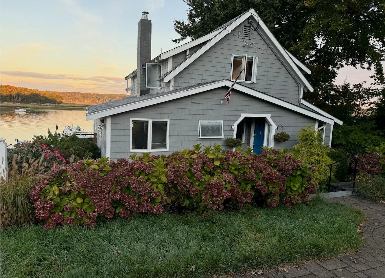 PL-8901-gloucester-waterfront-dock-house-006.jpg