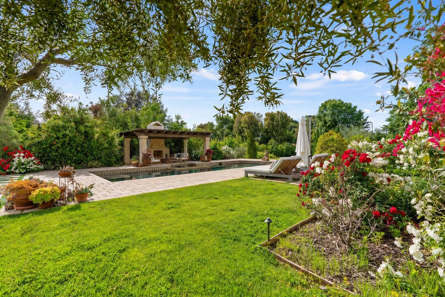PL3608_20_Garden_and_Pool.jpg