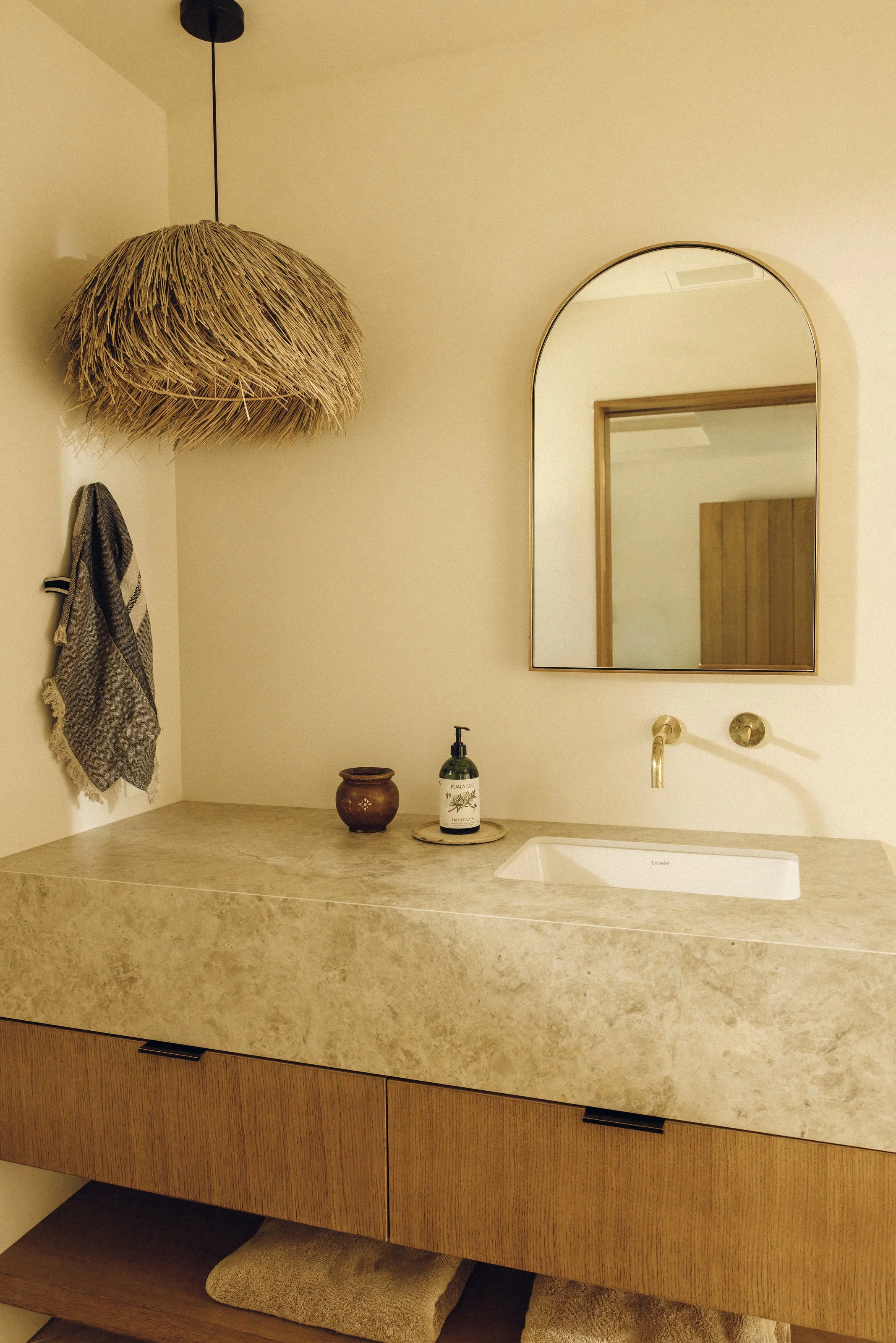 Bathroom vanity