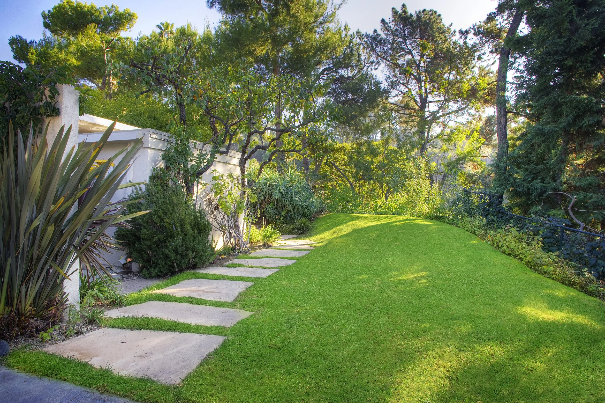 051-Simon-House-Garden-Grounds-05.jpg