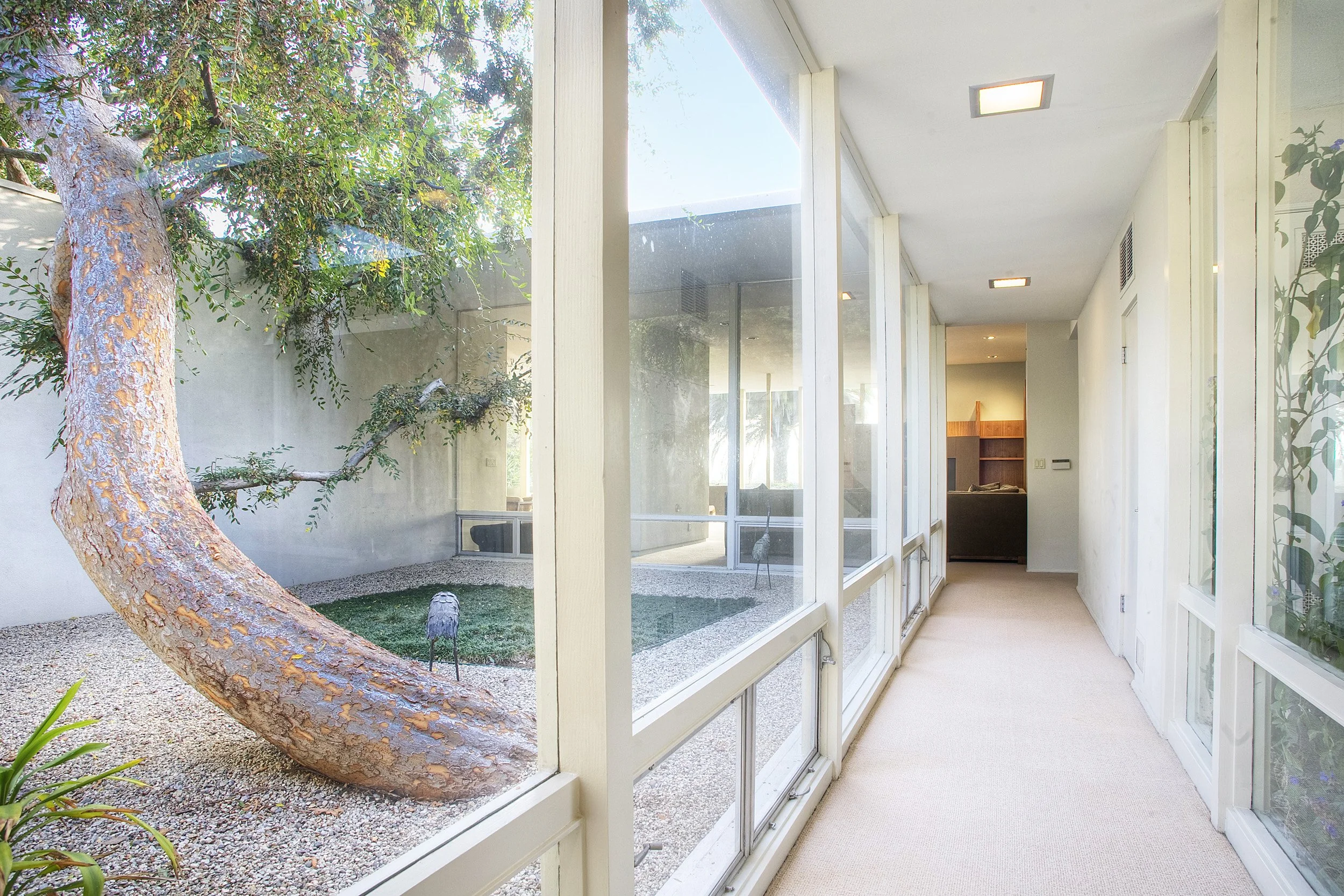 019-Simon-House-Courtyard-02.jpg