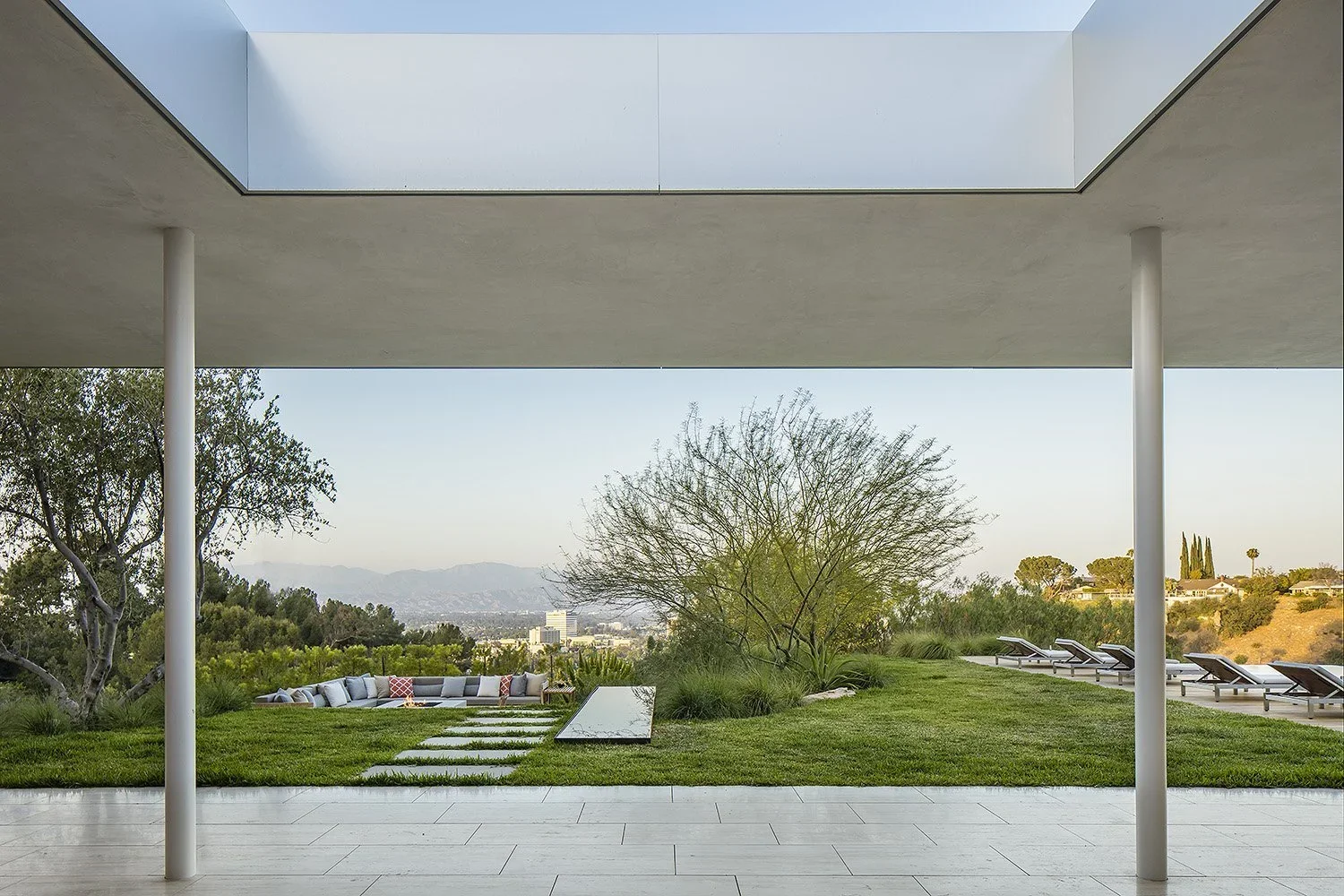 Chris-Sosa-Landscape-Architecture-Clear-Oak-Residence-02.jpg.webp
