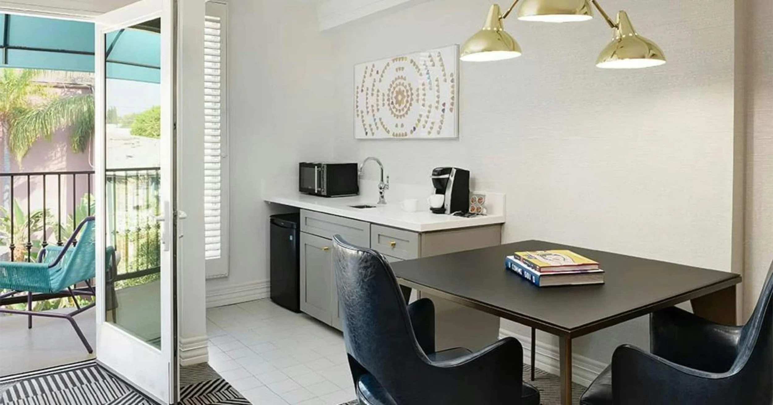 PL-6102-west-hollywood-boutique-hotel-suite-012.jpg