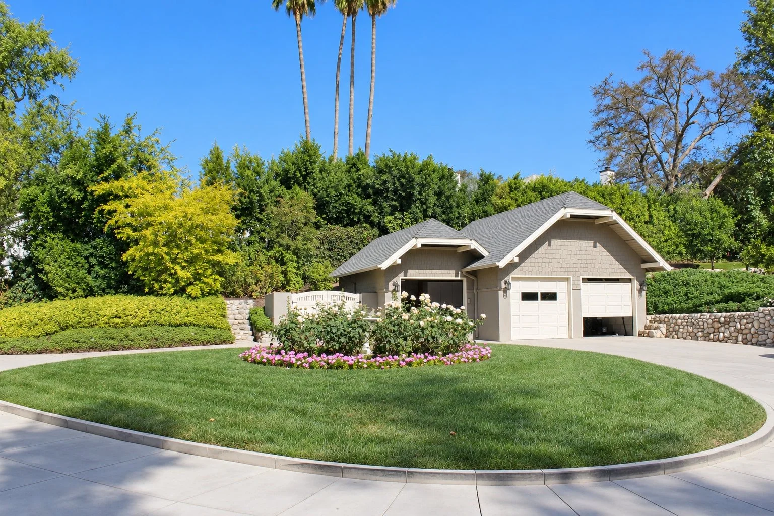 64_PL-4107_garage-and-arrival-loop.jpg