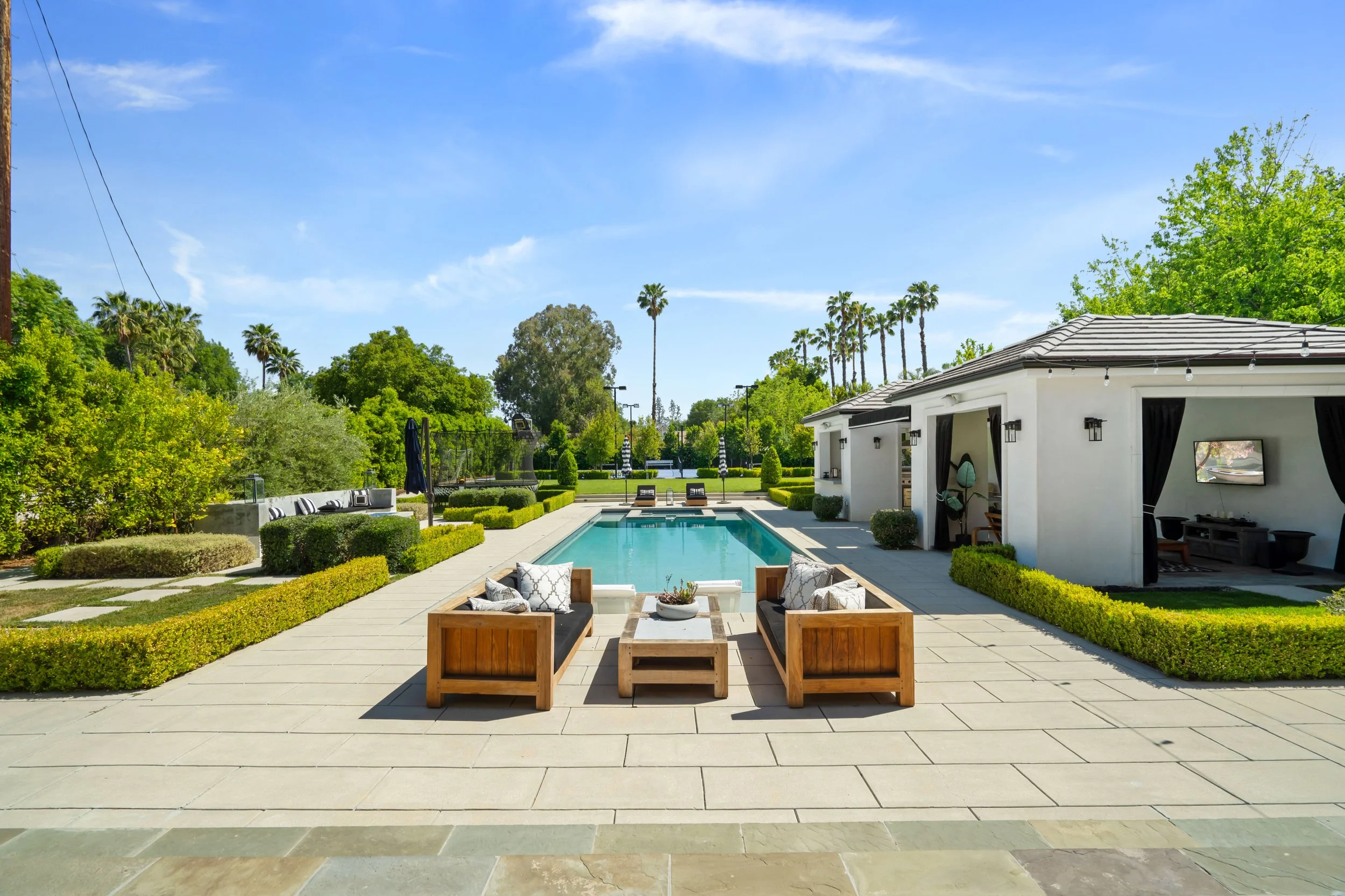 Collins-37-backyard.jpg