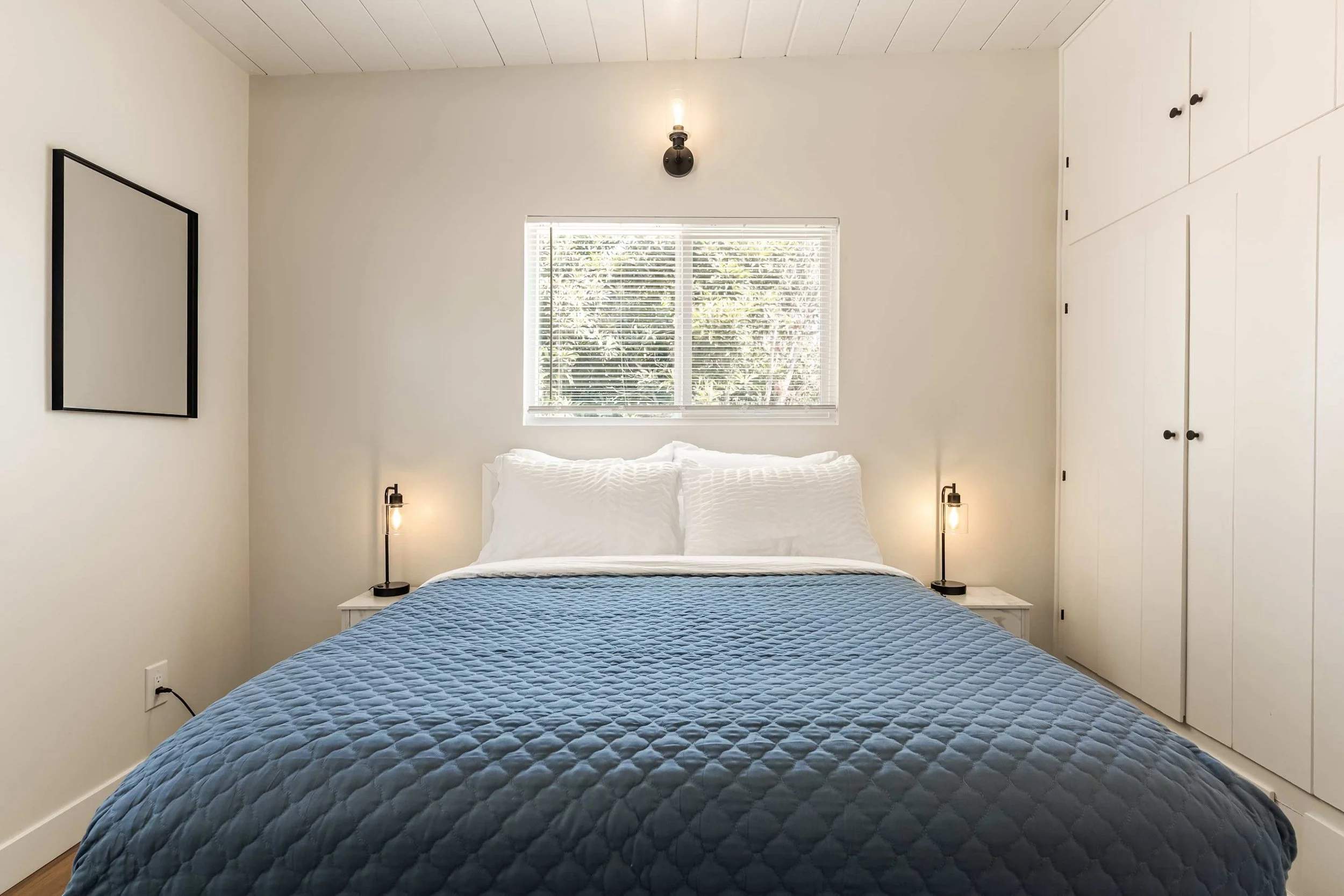 PL-7701-eagle-rock-warm-contemporary-015.jpg