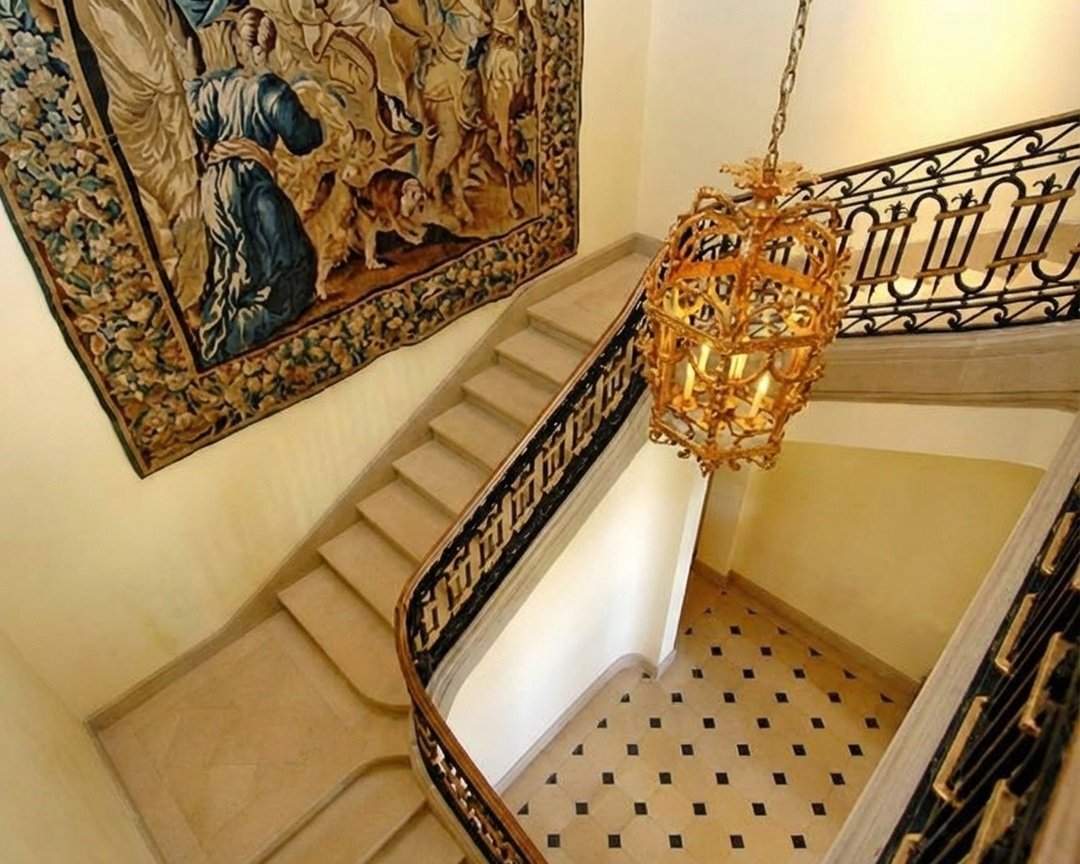 08_Staircase.jpg