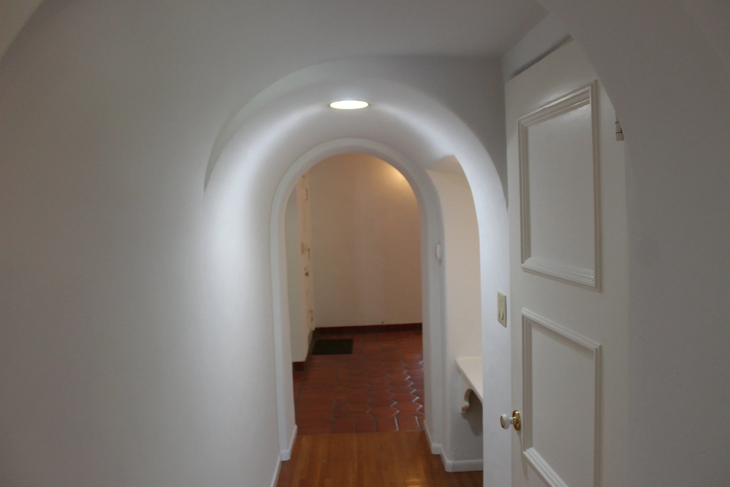 21_PL-4106_arched-hallway.jpg