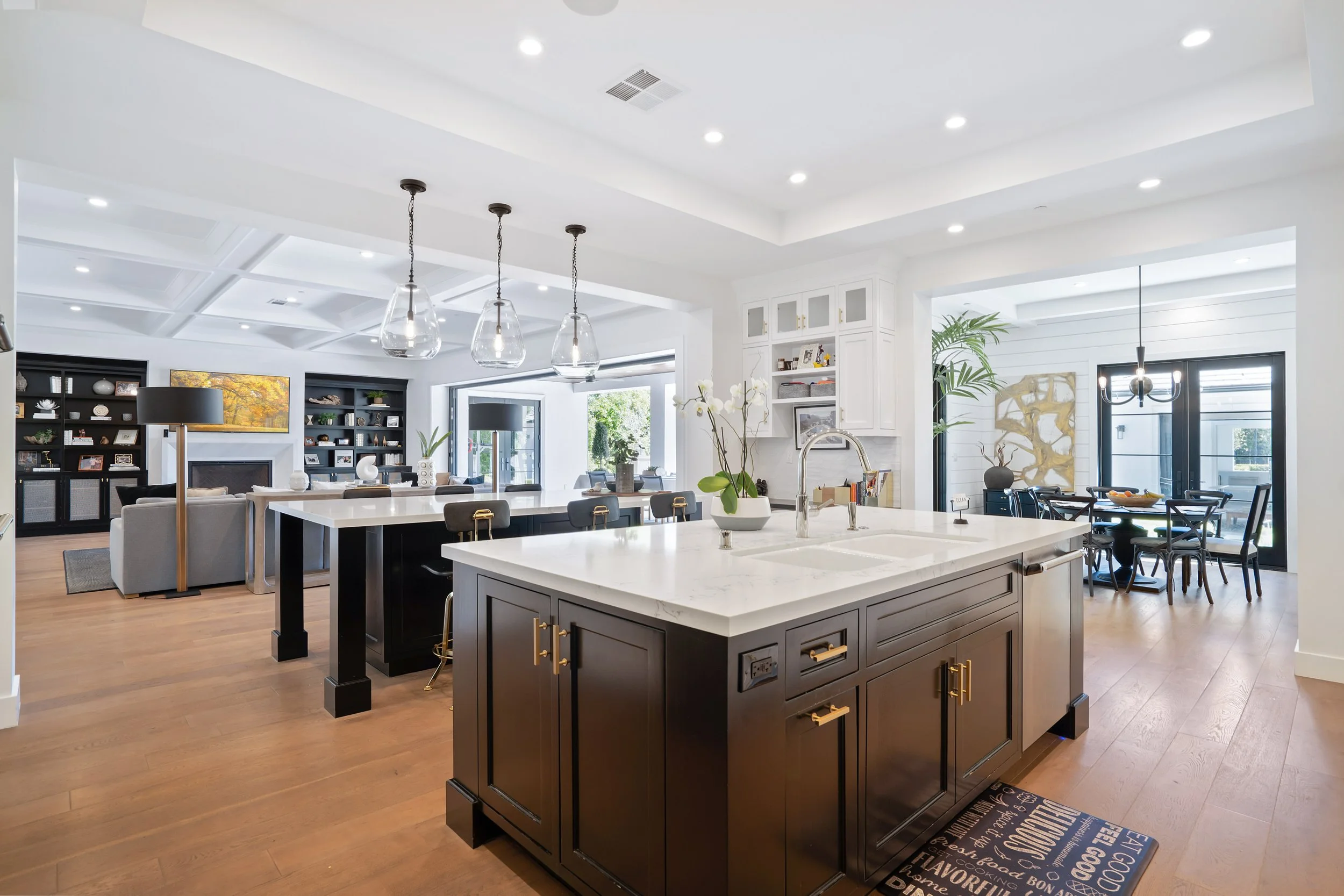 Collins-25-kitchen.jpg