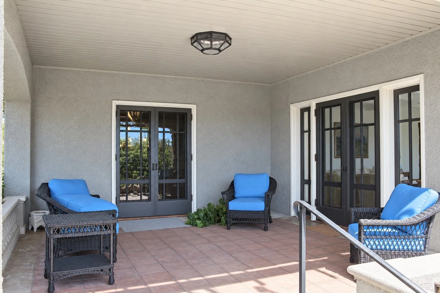 59_PL-4107_covered-sitting-porch.jpg